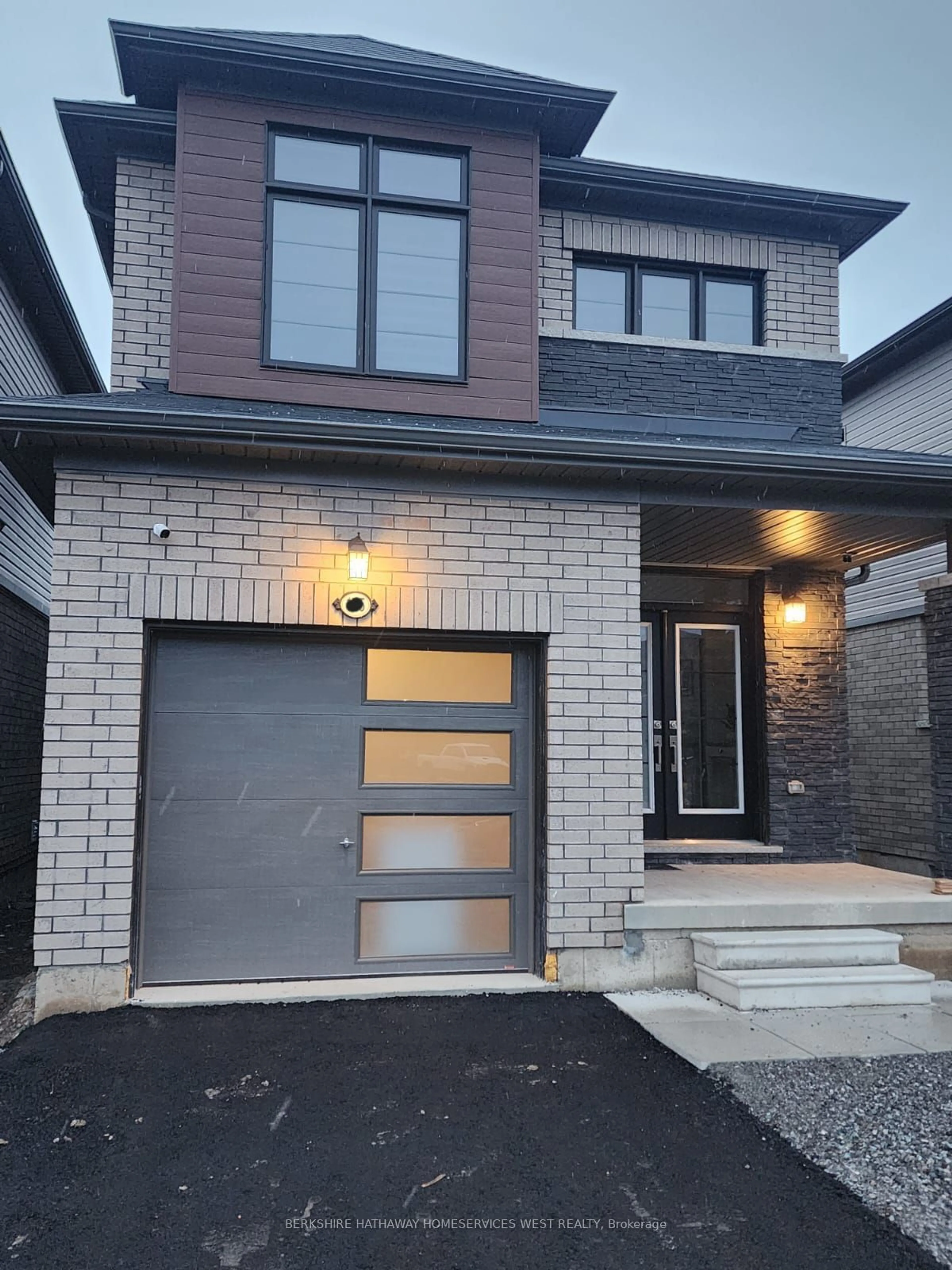 Home with brick exterior material for 175 Vanilla Tr, Thorold Ontario L2E 6S4