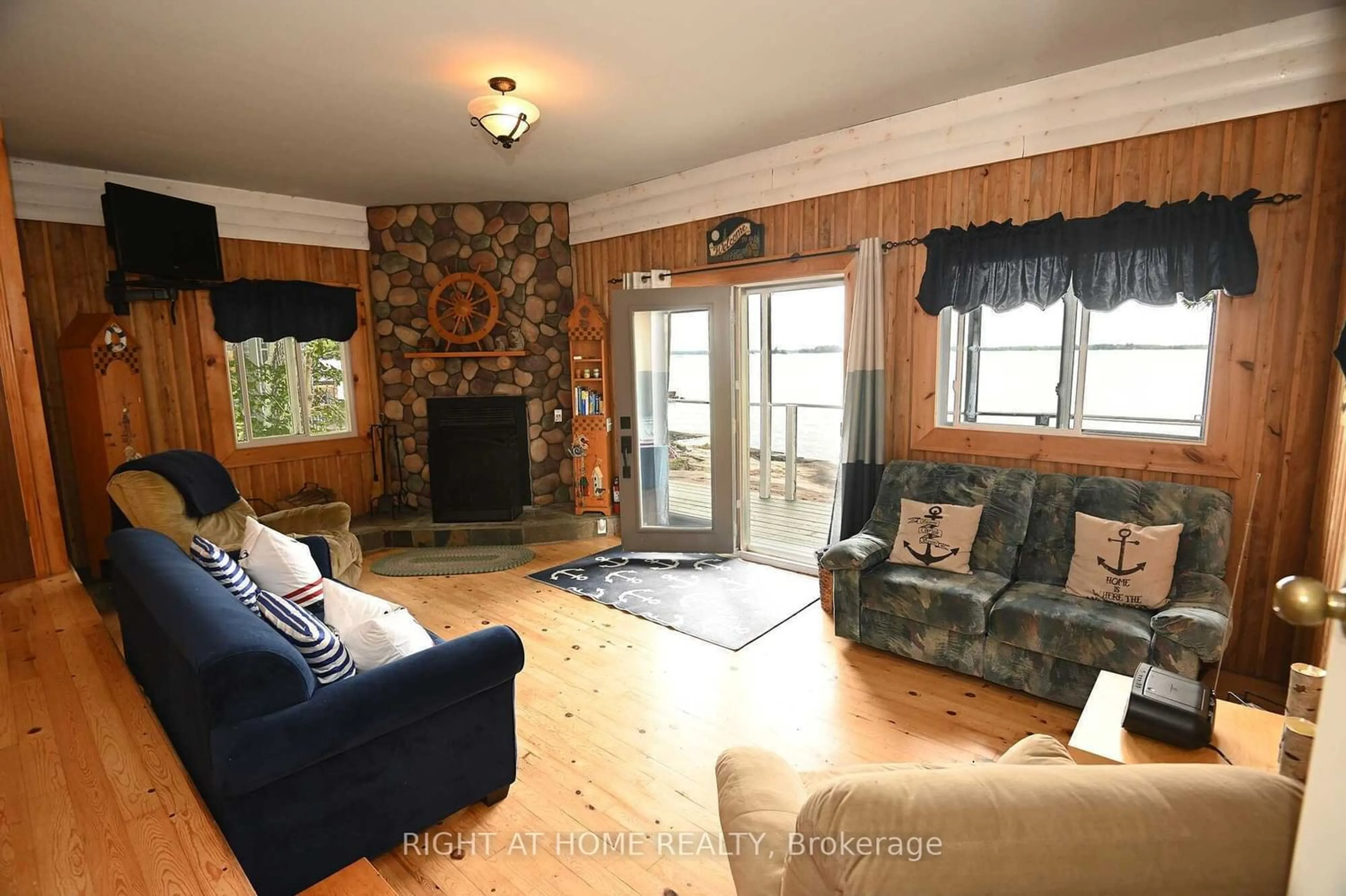 Living room for Wc21 Hardwood Island East, West Nipissing Ontario P2B 2M9