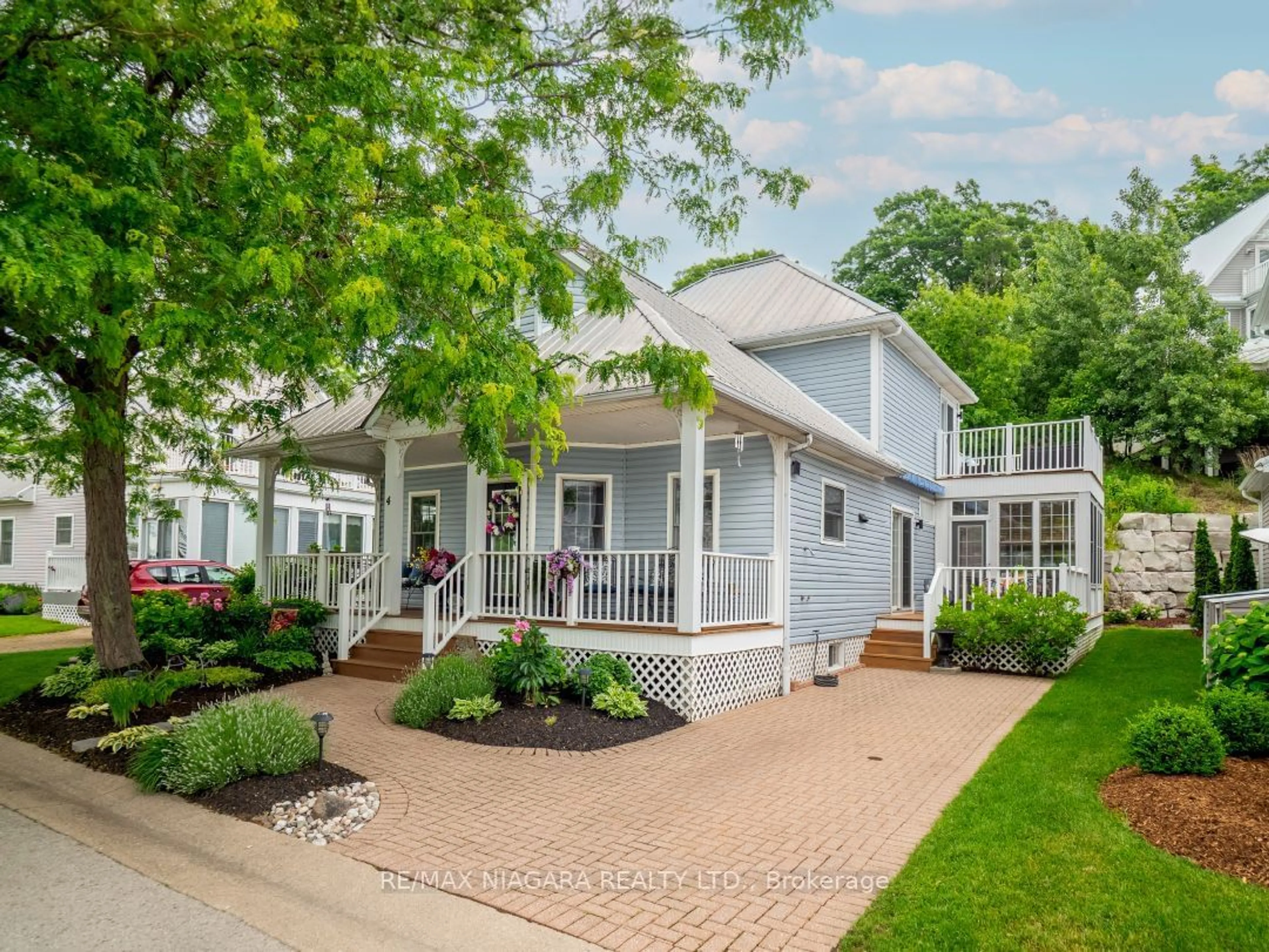 Frontside or backside of a home for 4 Mariner's Lane, Fort Erie Ontario L0S 1B0