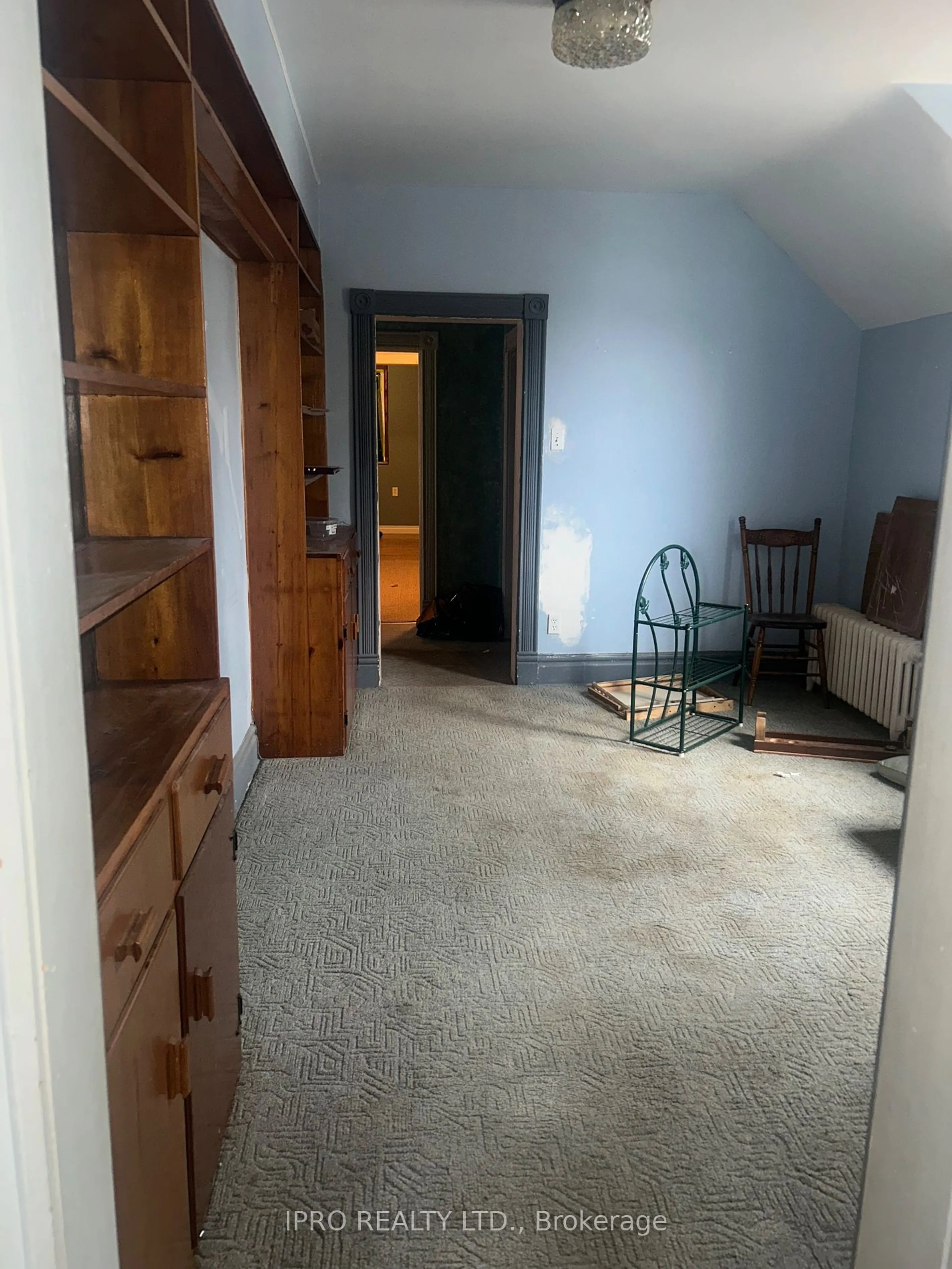 Storage room or clothes room or walk-in closet for 407 Maude St, Petrolia Ontario N0N 1R0