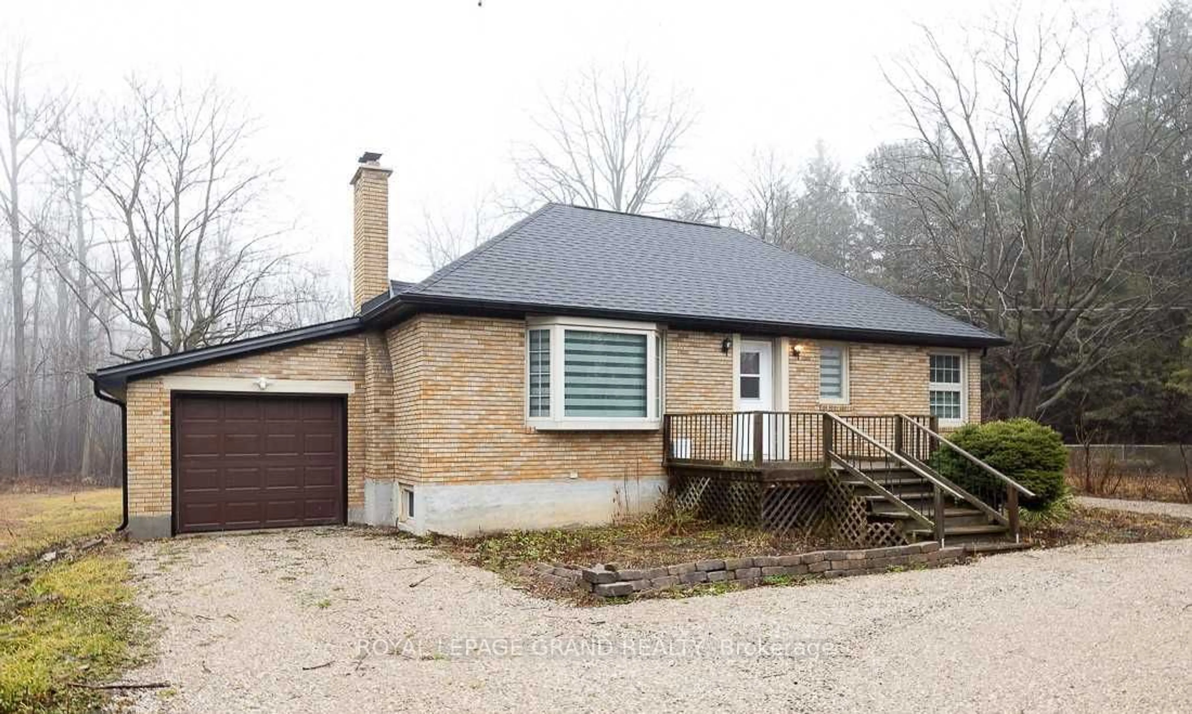 Cottage for 9630 Sunset Dr, St. Thomas Ontario N5P 3T2