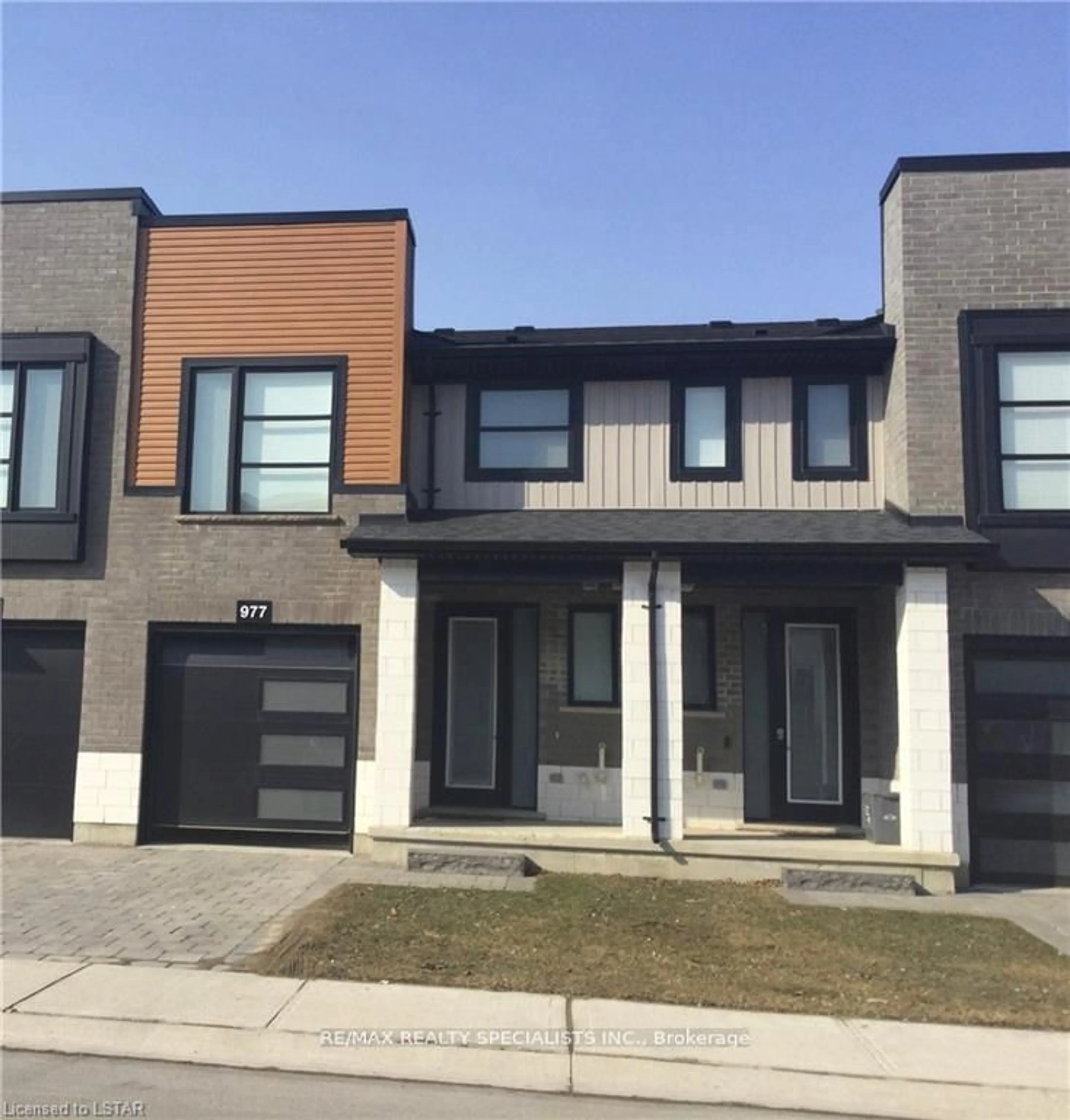 Home with brick exterior material for 977 West Village Sq #977, London Ontario N6H 0J7