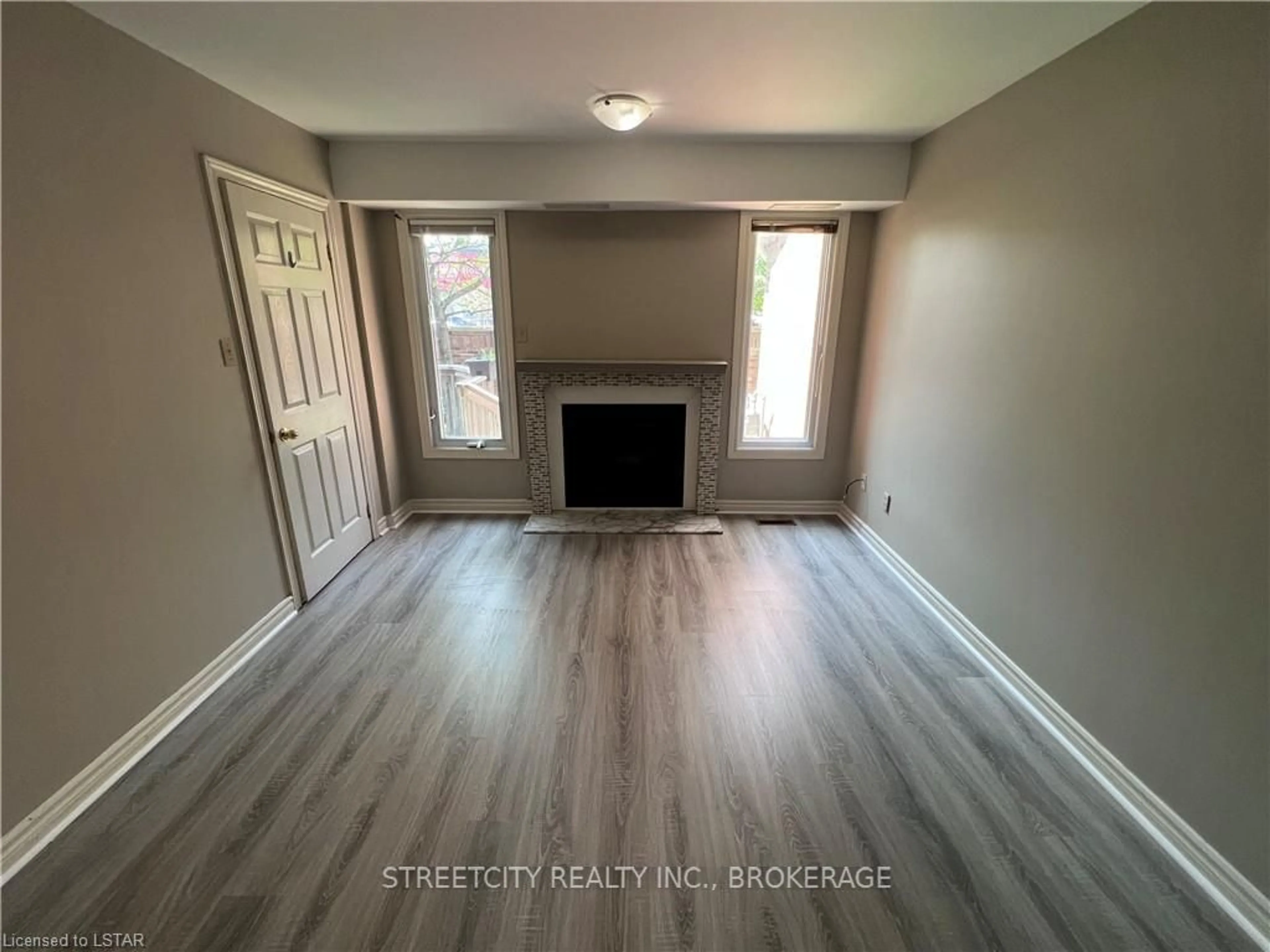 A pic of a room for 70 Sunnyside Dr #51, London Ontario N5X 3W5