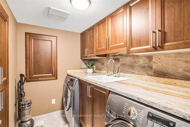 Additional property image - 1399 Safari Rd