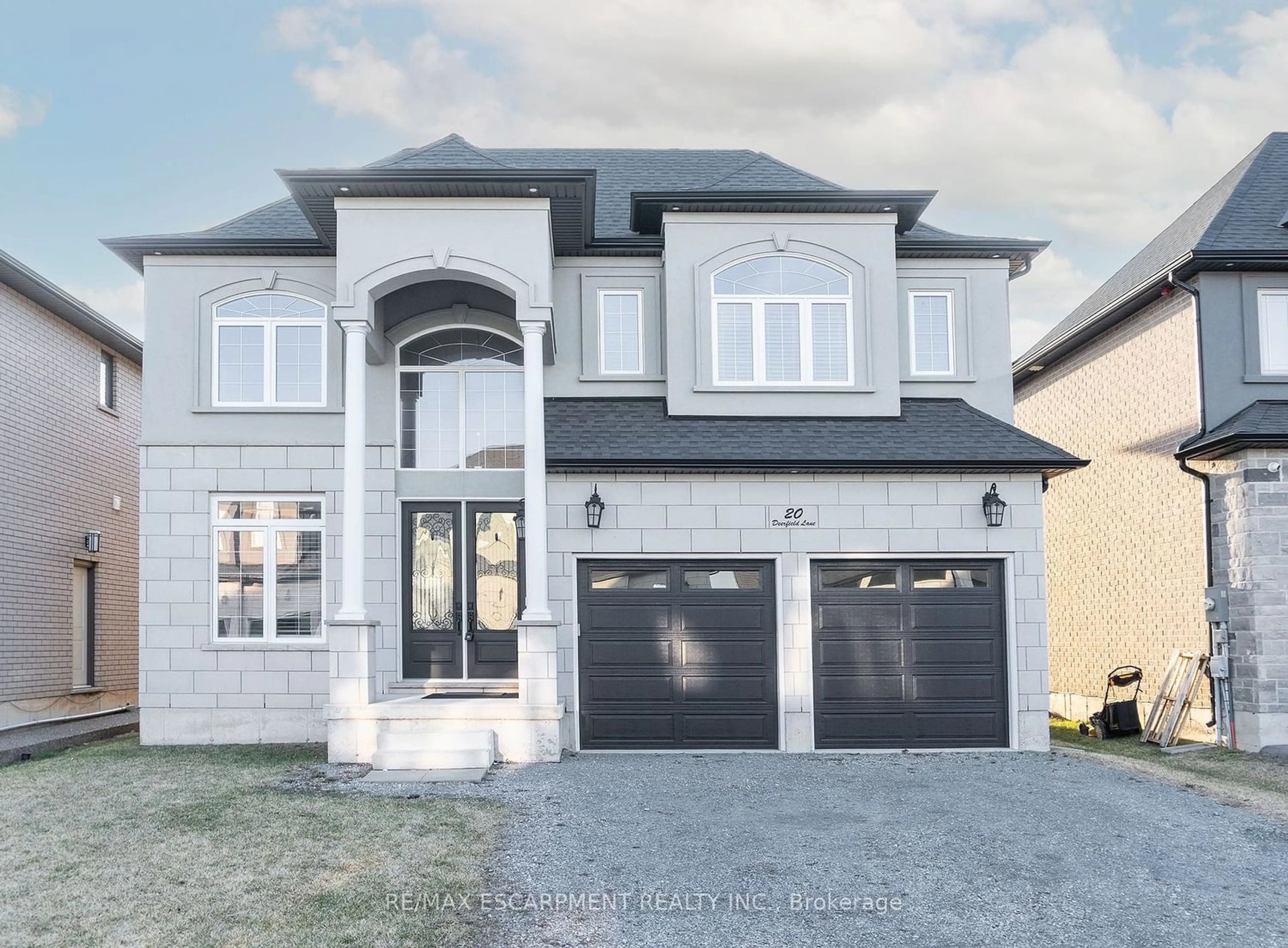 Frontside or backside of a home for 20 Deerfield Lane, Hamilton Ontario L9K 1R4