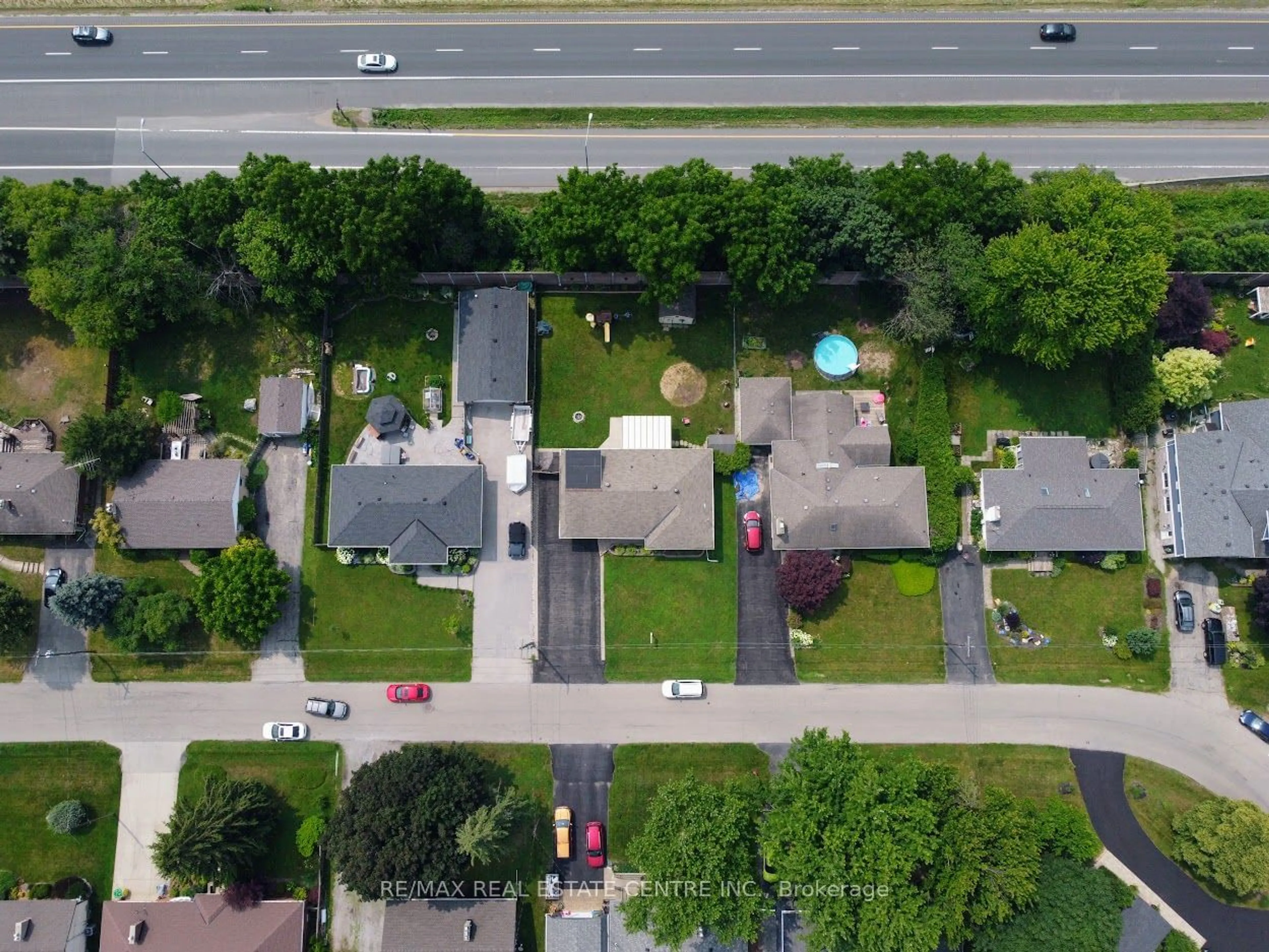Frontside or backside of a home for 26 Hatton Dr, Hamilton Ontario L9G 2H6