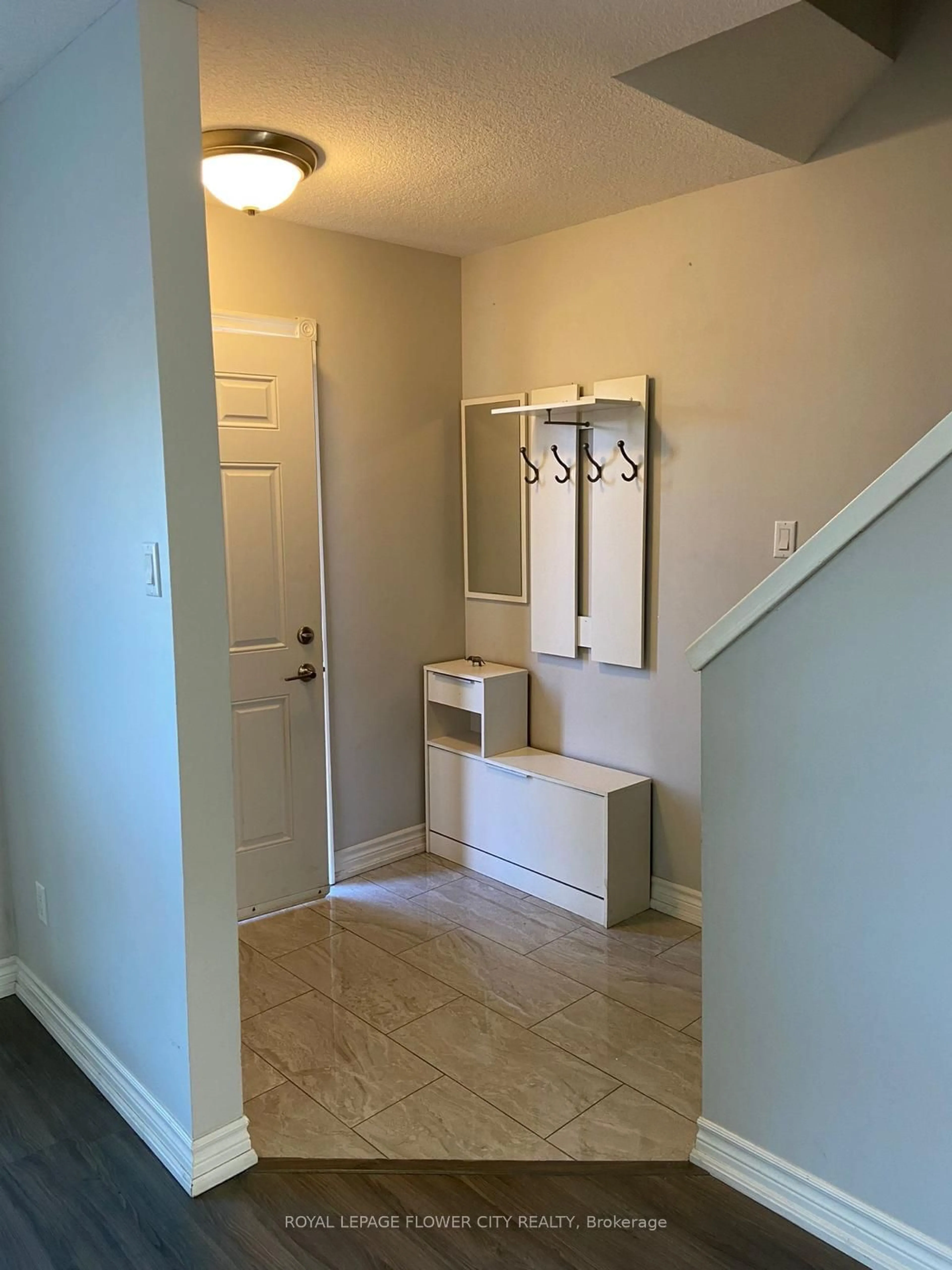 Indoor entryway for 1443 Huron St #18, London Ontario N5V 2E6