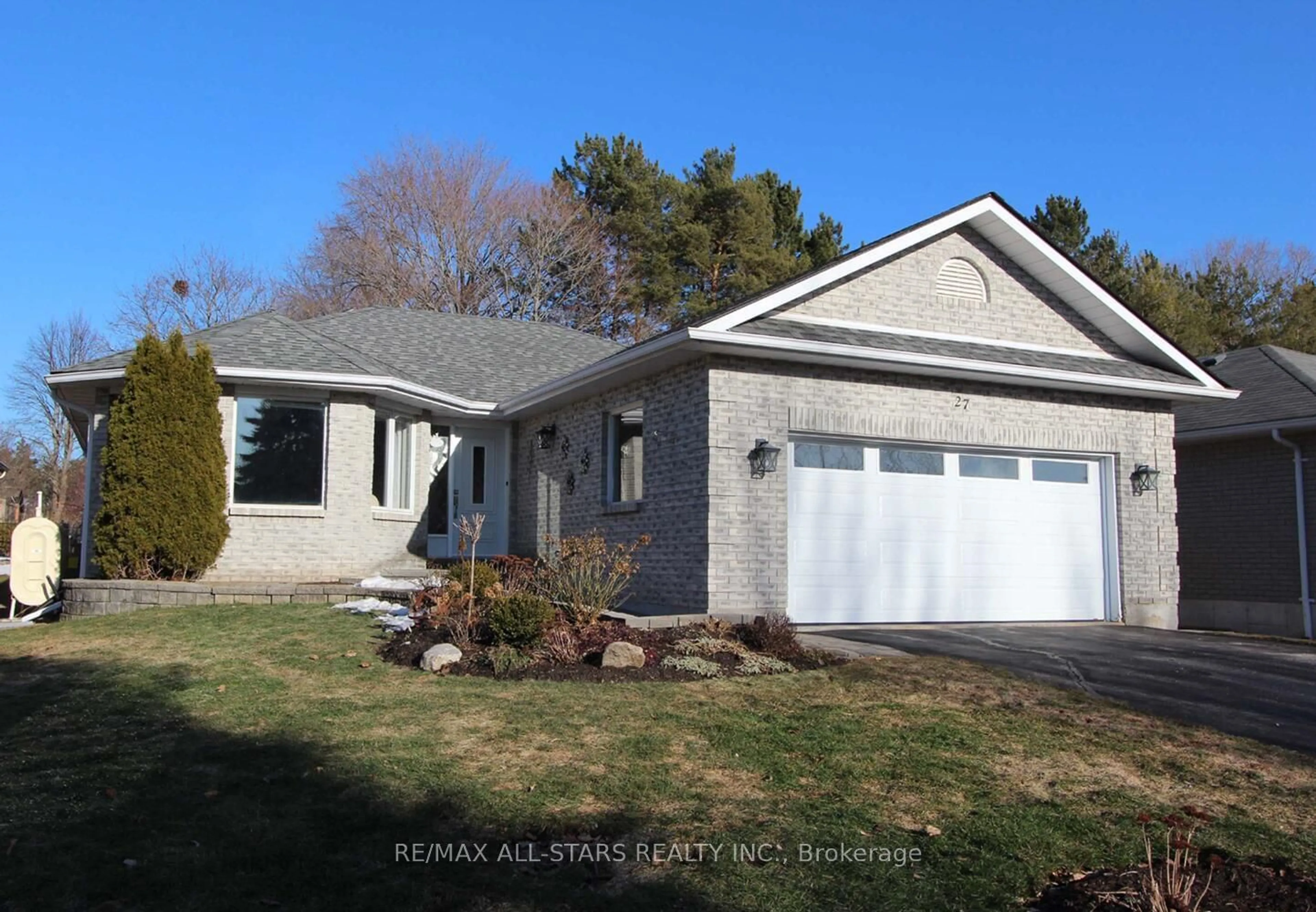 Frontside or backside of a home for 27 Hillview Dr, Kawartha Lakes Ontario K0M 1A0