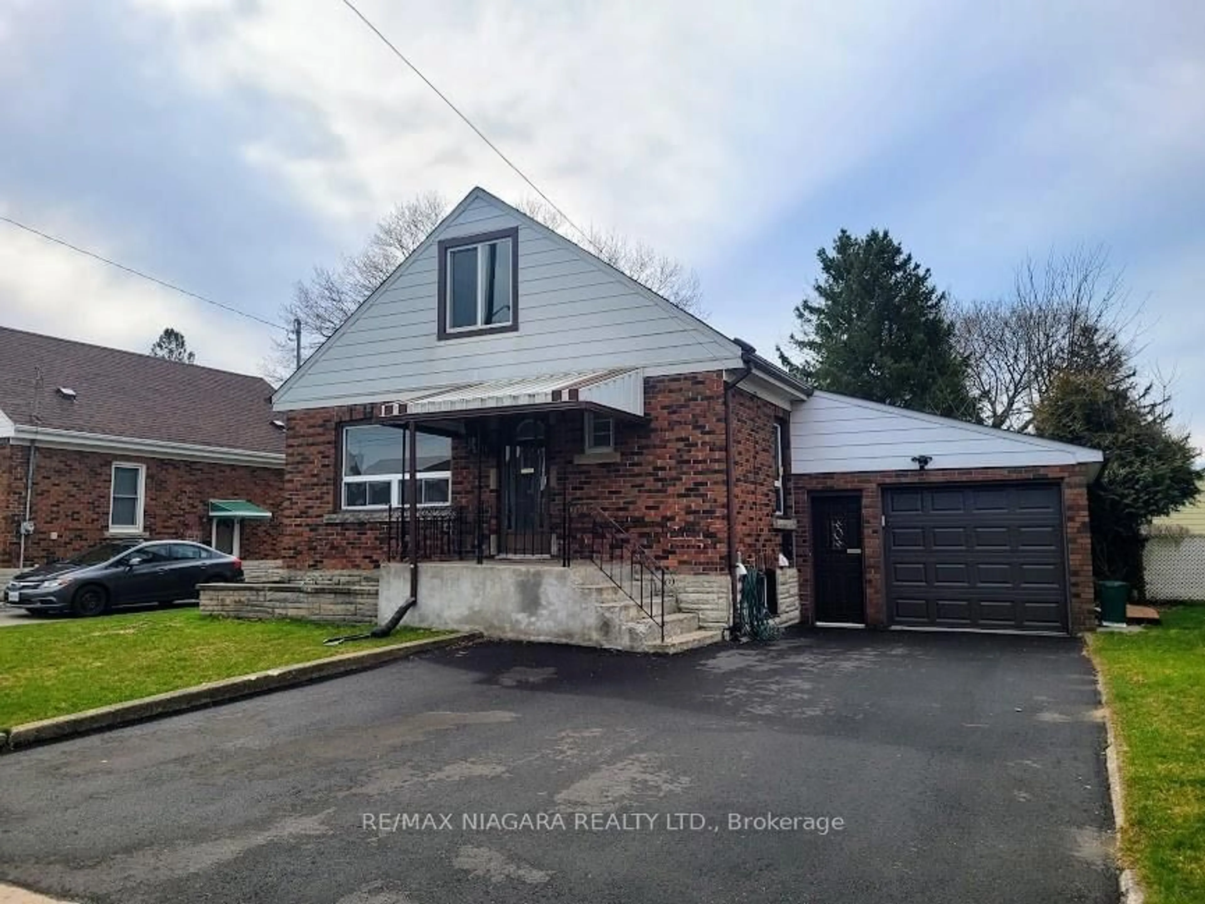 Frontside or backside of a home for 6476 Maranda St, Niagara Falls Ontario L2G 1Z7