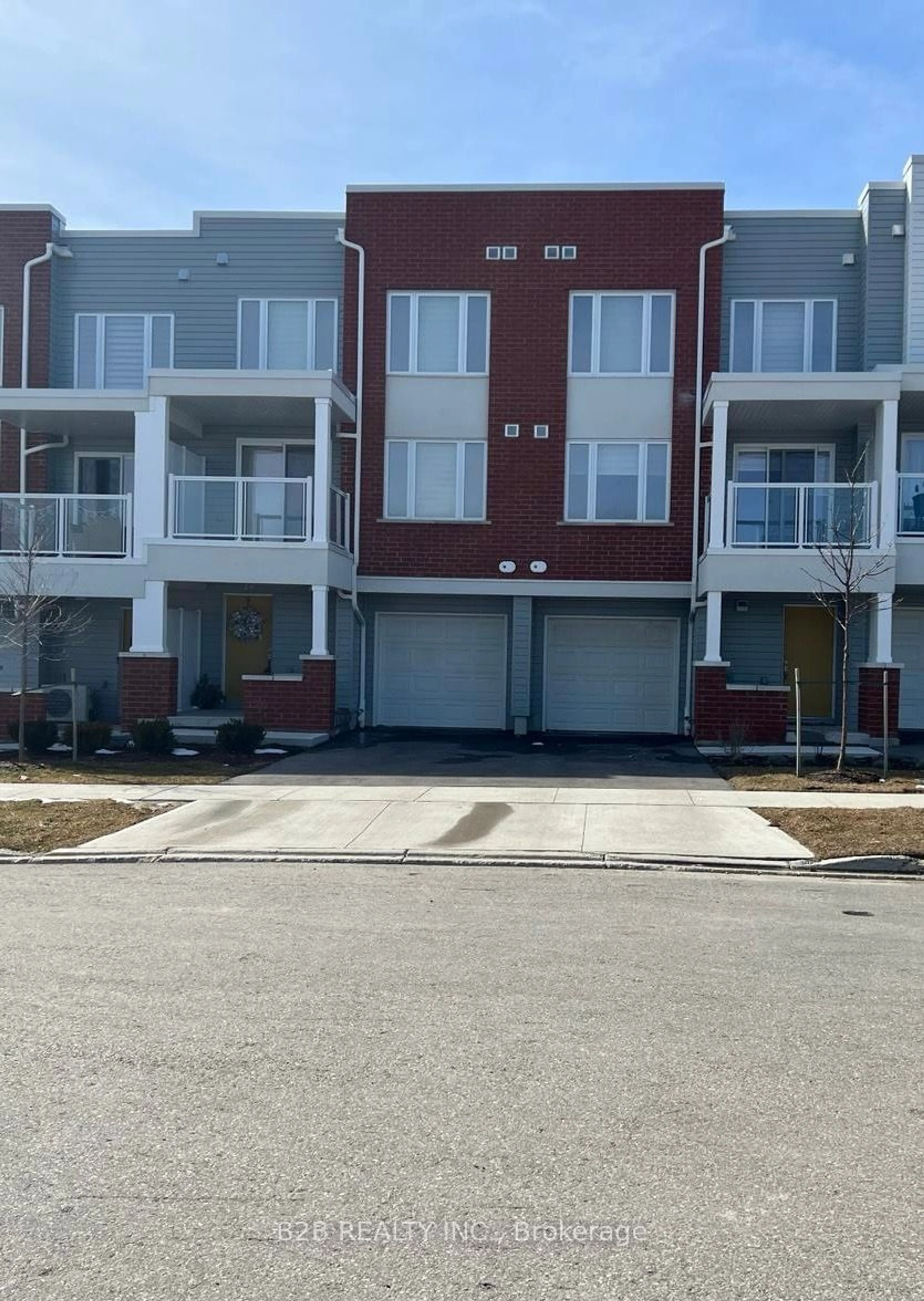 A pic from exterior of the house or condo for 33 Valencia Ave, Kitchener Ontario N2R 1Y1