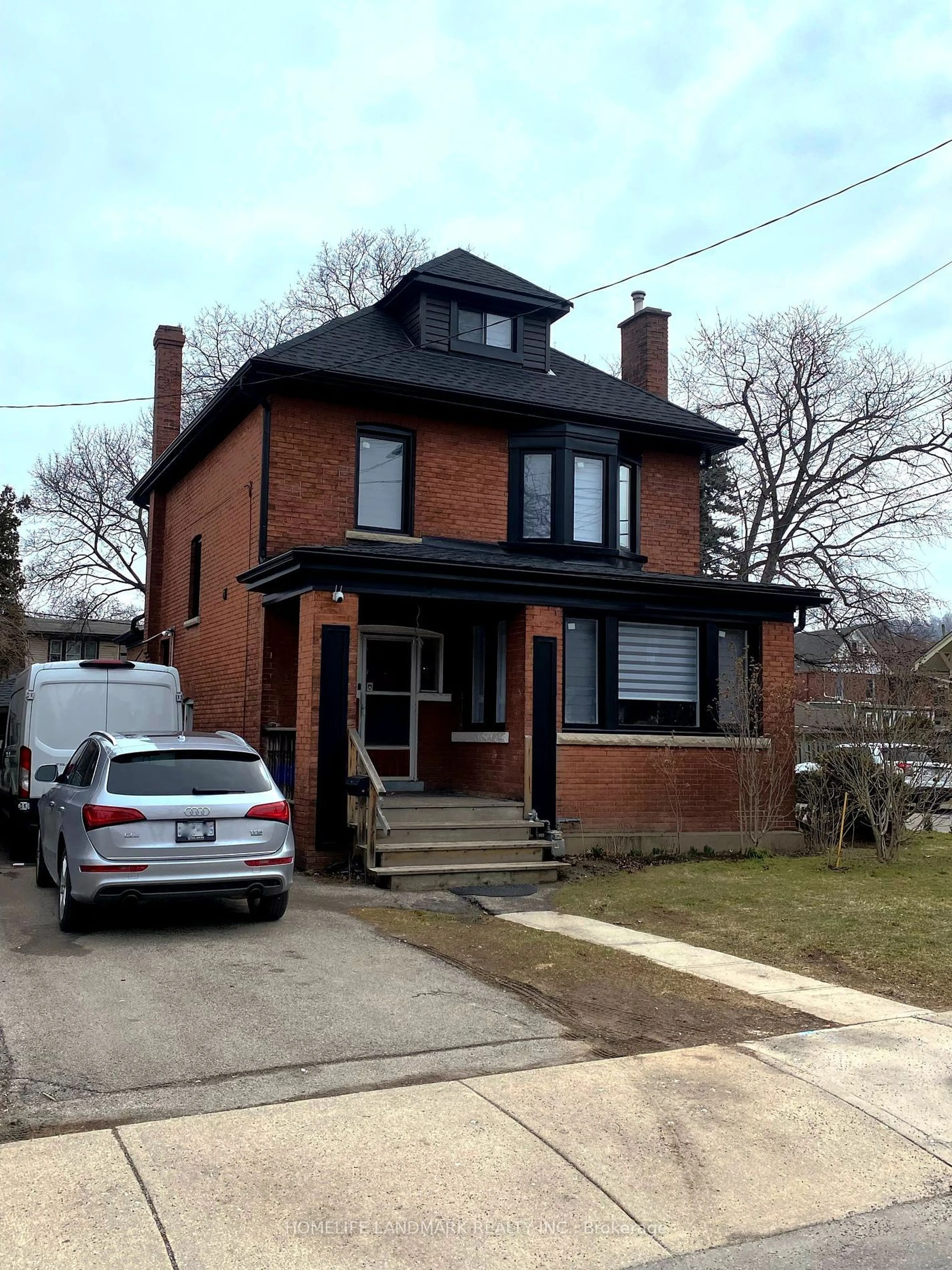 Frontside or backside of a home for 153 Rosslyn Ave, Hamilton Ontario L8M 3J3