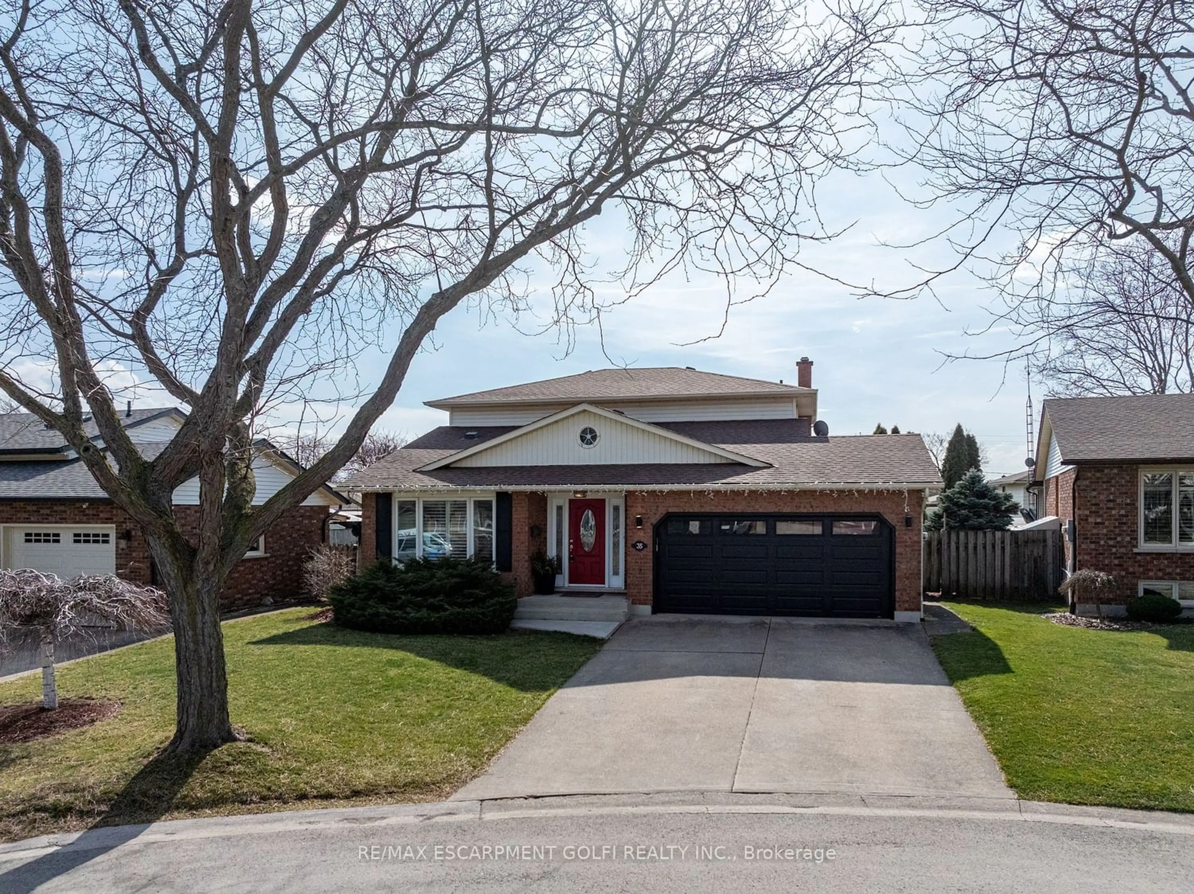 Frontside or backside of a home for 35 Orlando Dr, St. Catharines Ontario L2N 6X4