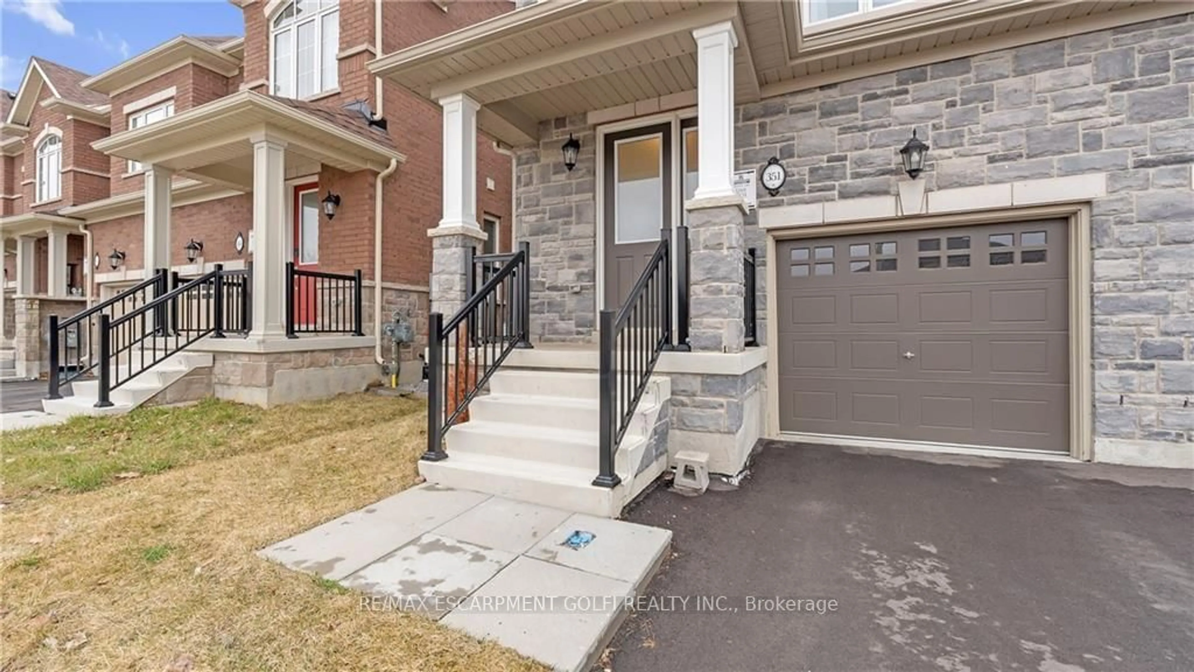 Frontside or backside of a home for 351 Raymond Rd, Hamilton Ontario L9K 0G8