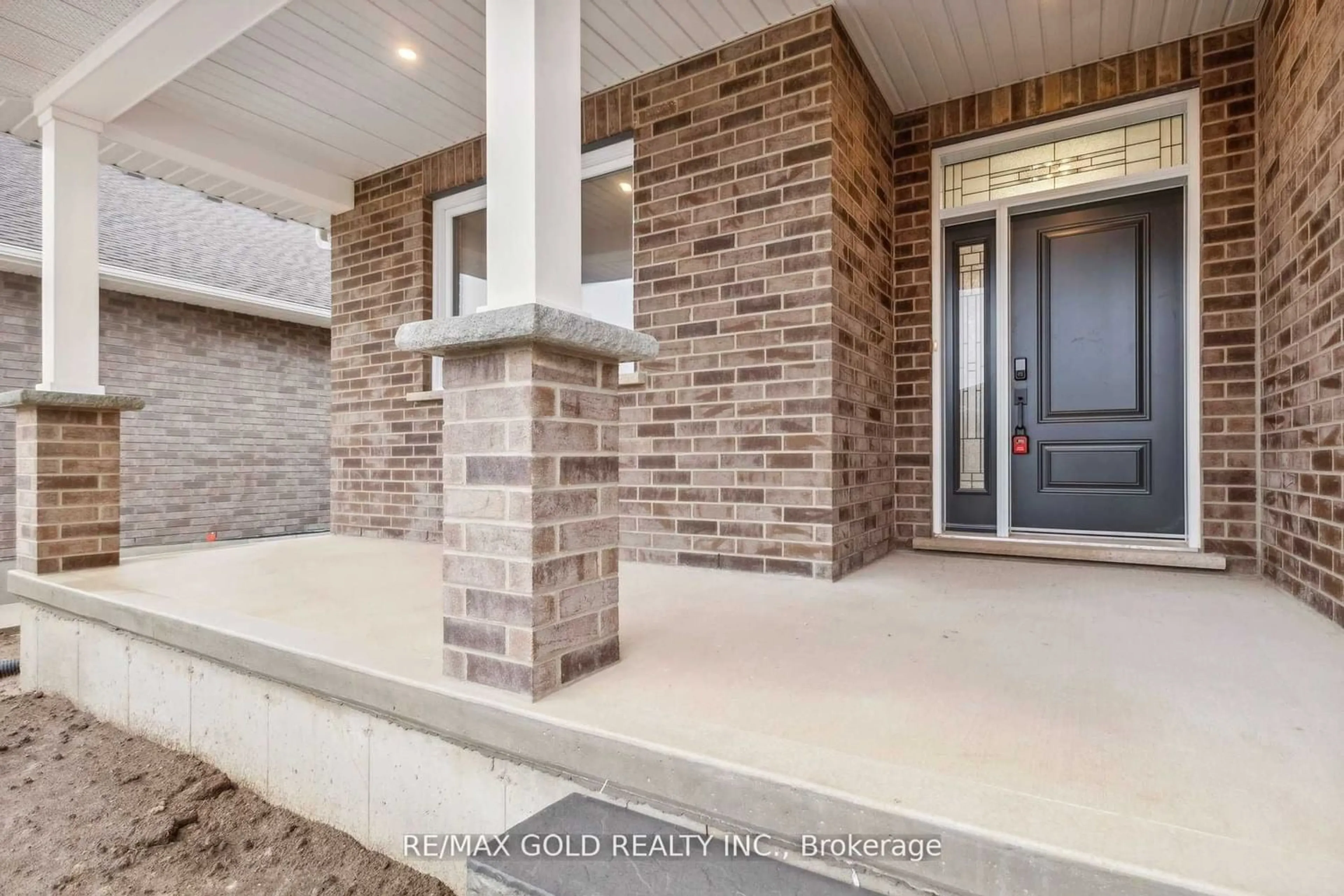 Indoor entryway for 182 Shearwater Tr, Goderich Ontario N7A 4M7