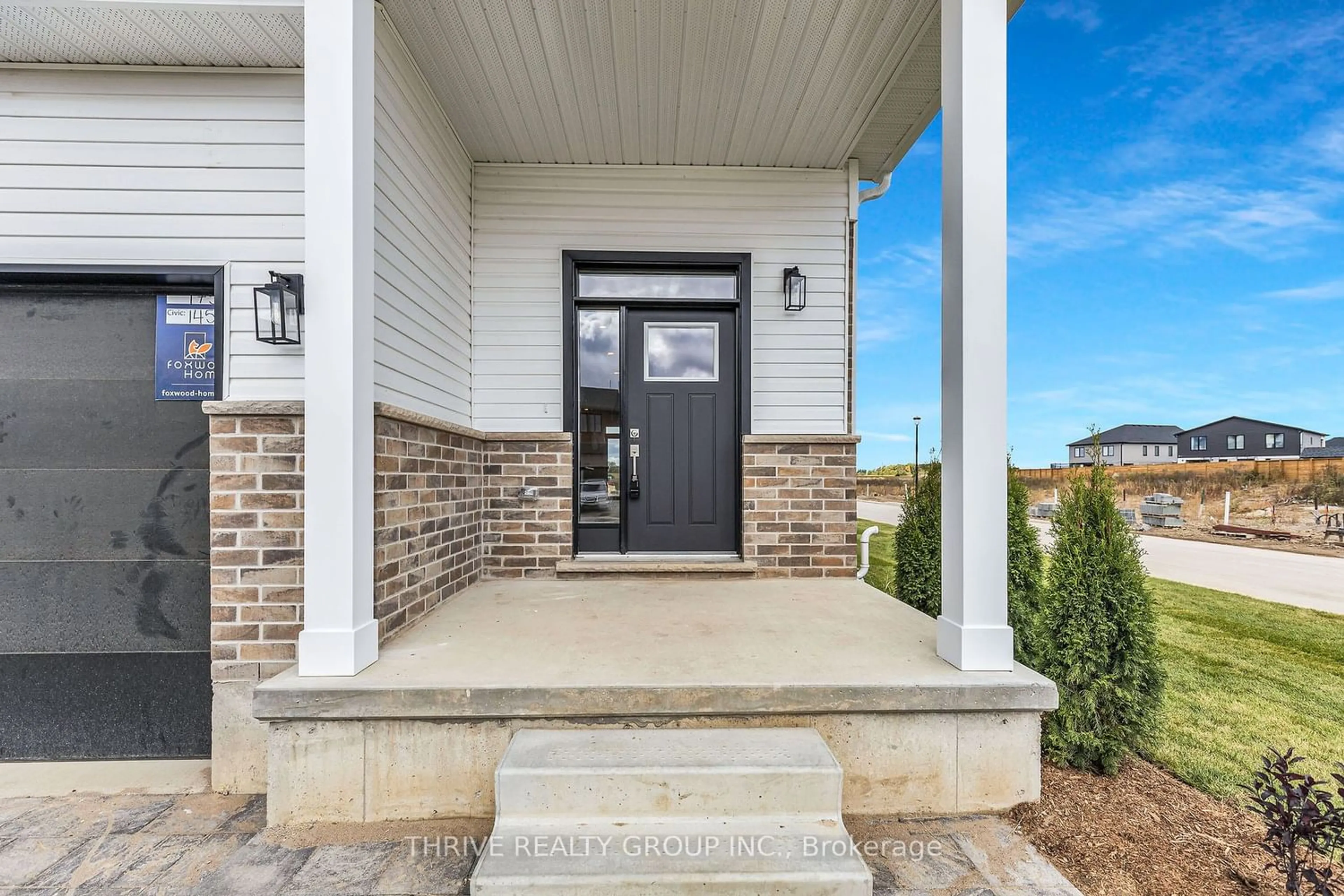 Indoor entryway, wood floors for 3084 Buroak Dr, London Ontario N6G 3M1