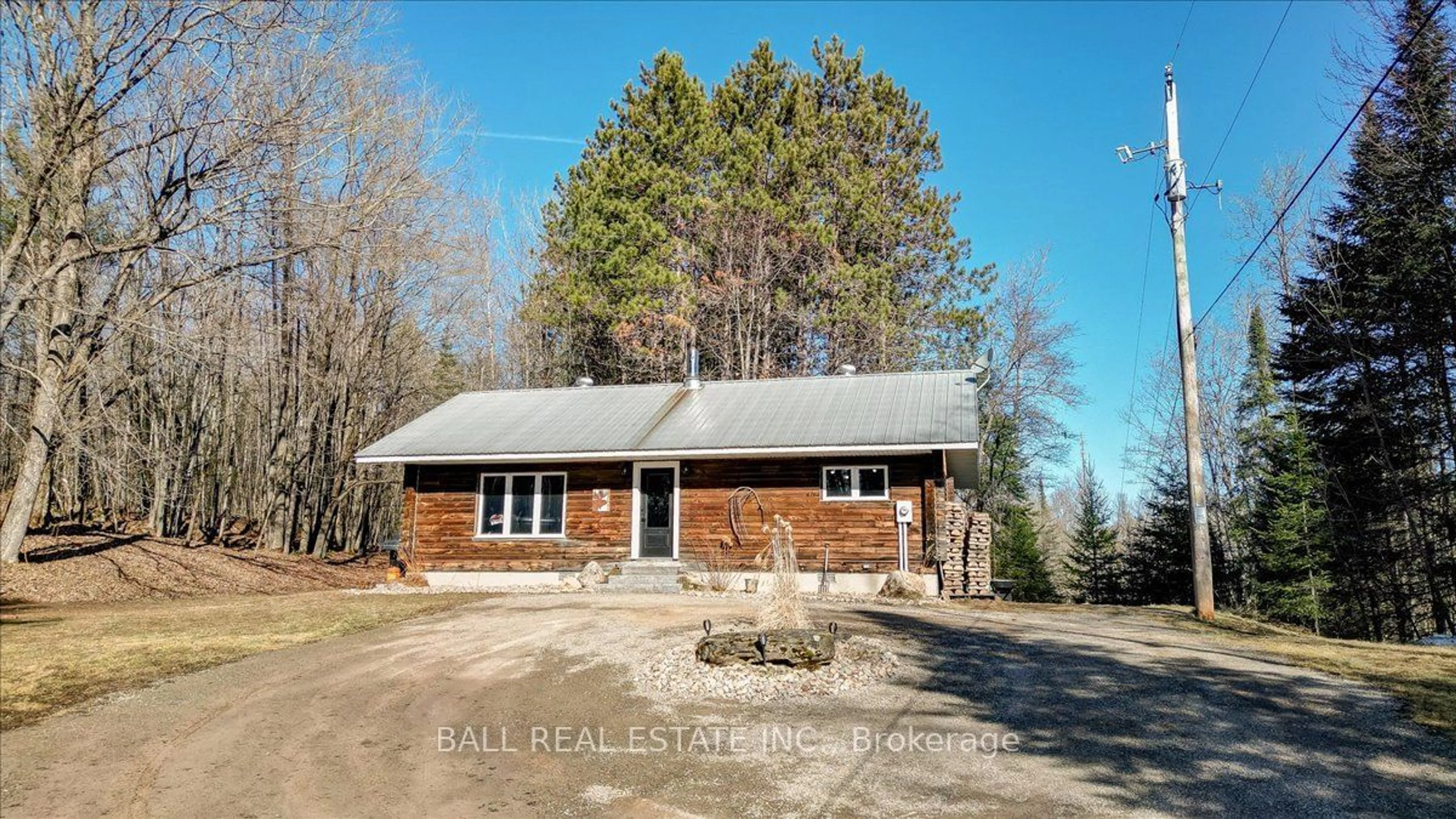 Cottage for 516 The South Rd, Wollaston Ontario K0L 1P0
