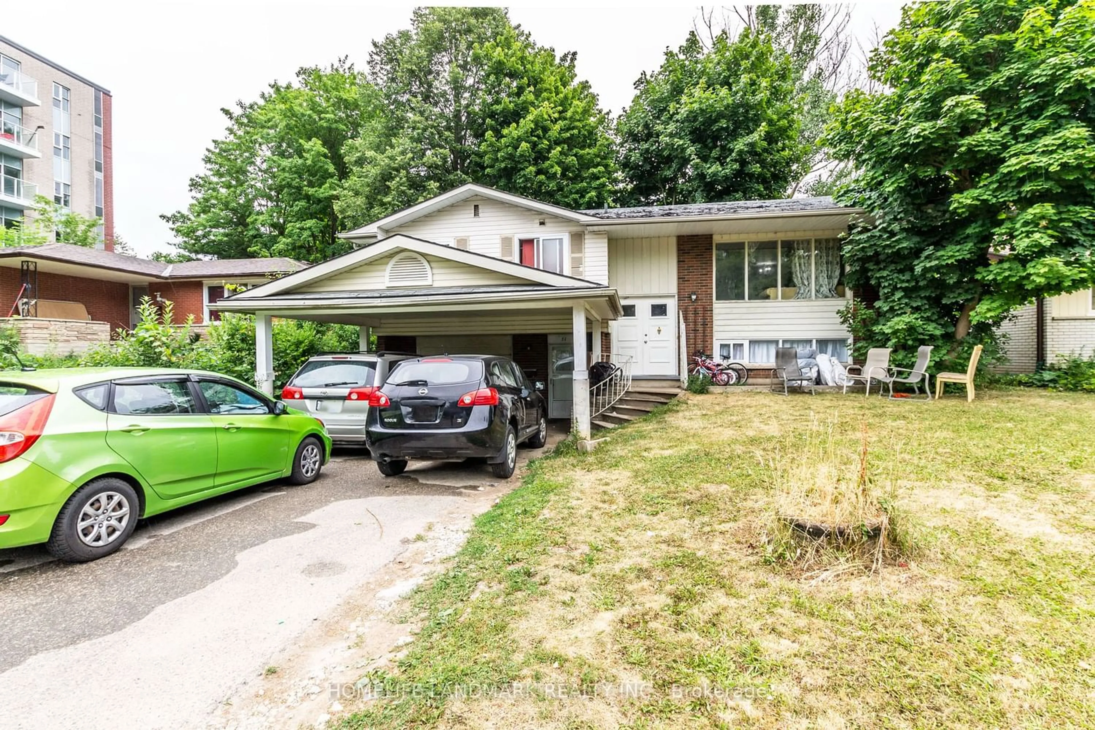 Frontside or backside of a home for 54 Cardill Cres, Waterloo Ontario N2L 3Y8