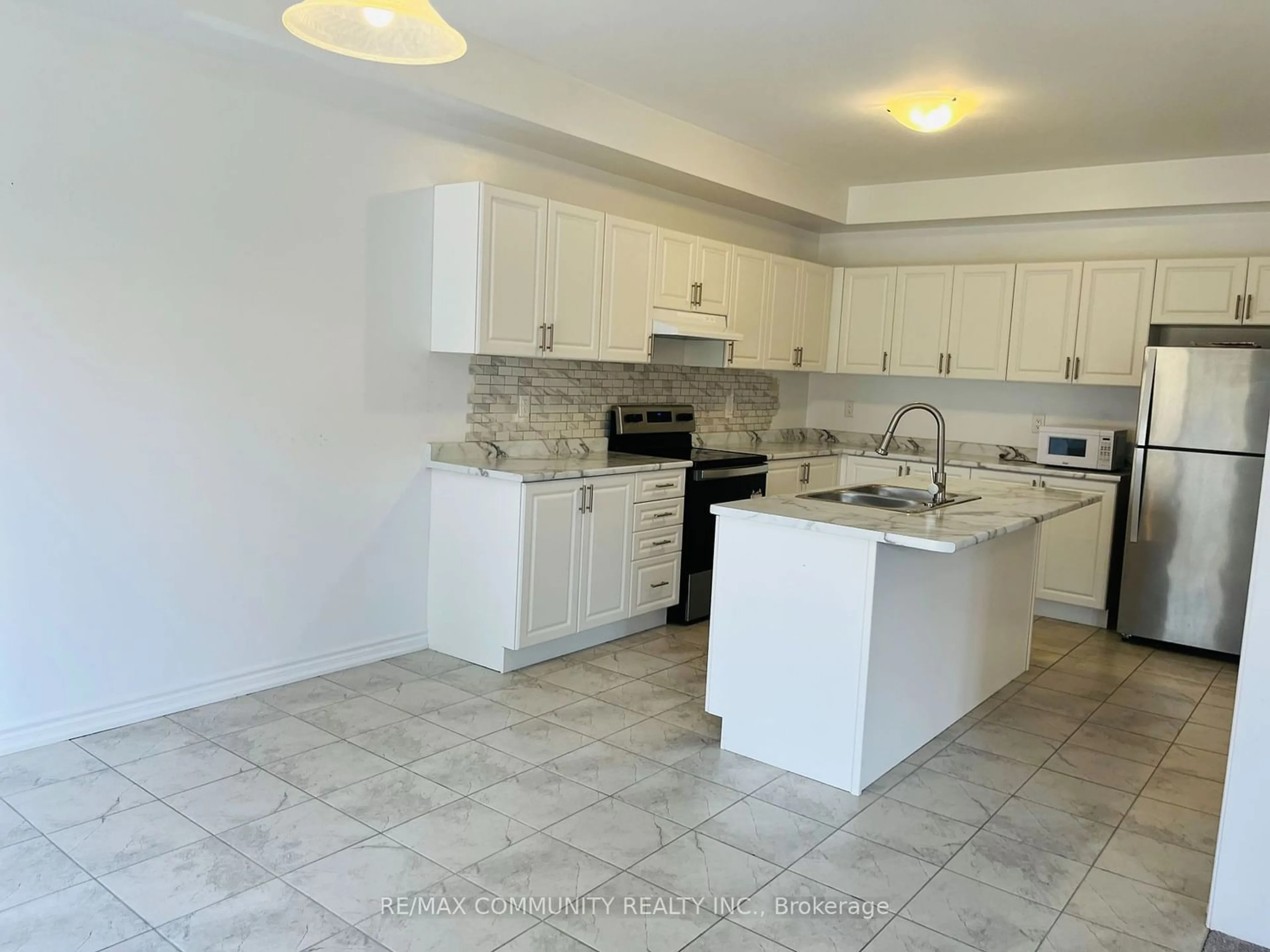 Standard kitchen for 157 Werry Ave, Southgate Ontario N0C 1B0
