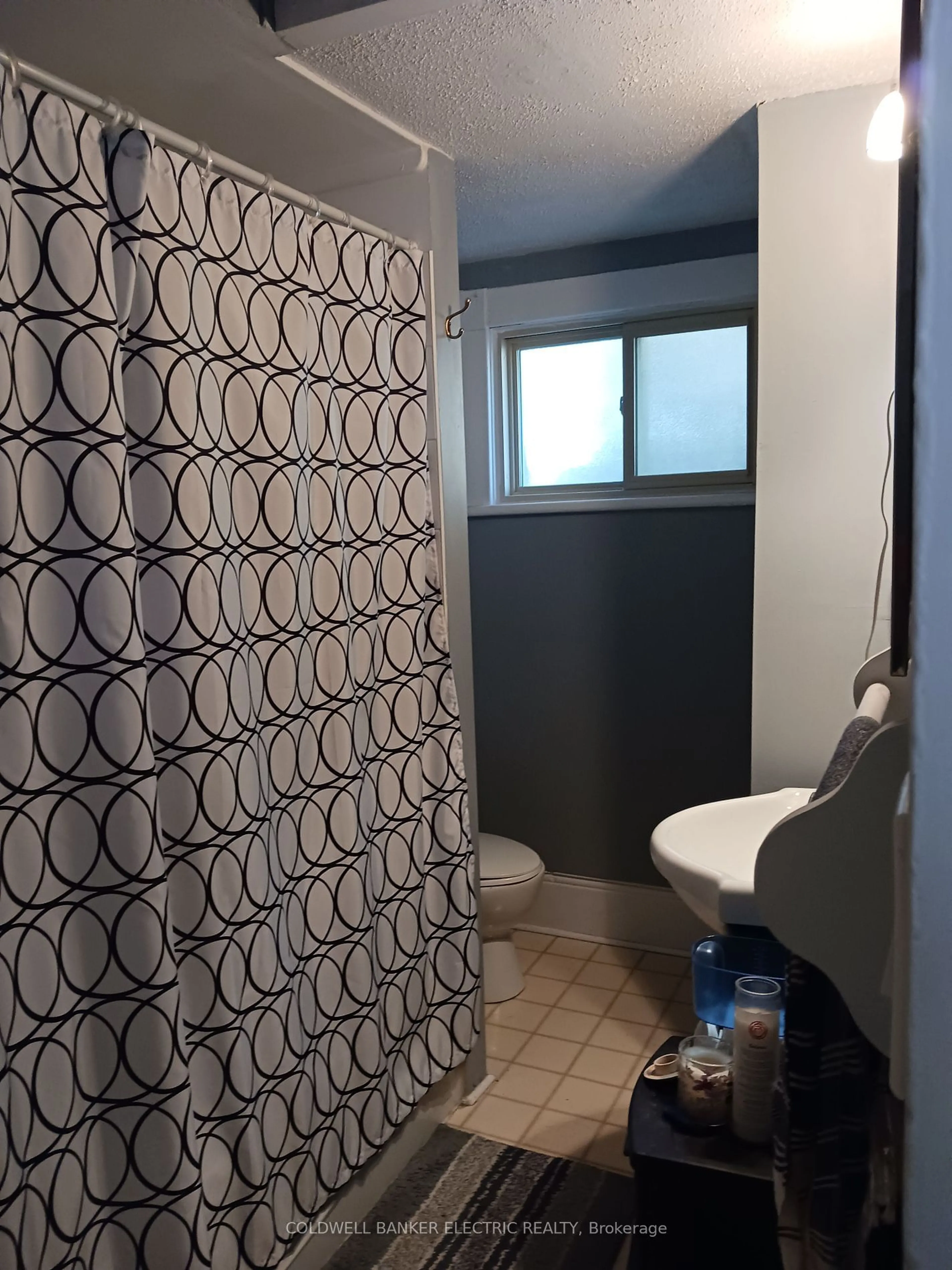 Standard bathroom, not visible floor for 255 Reid St, Peterborough Ontario K9J 3P9