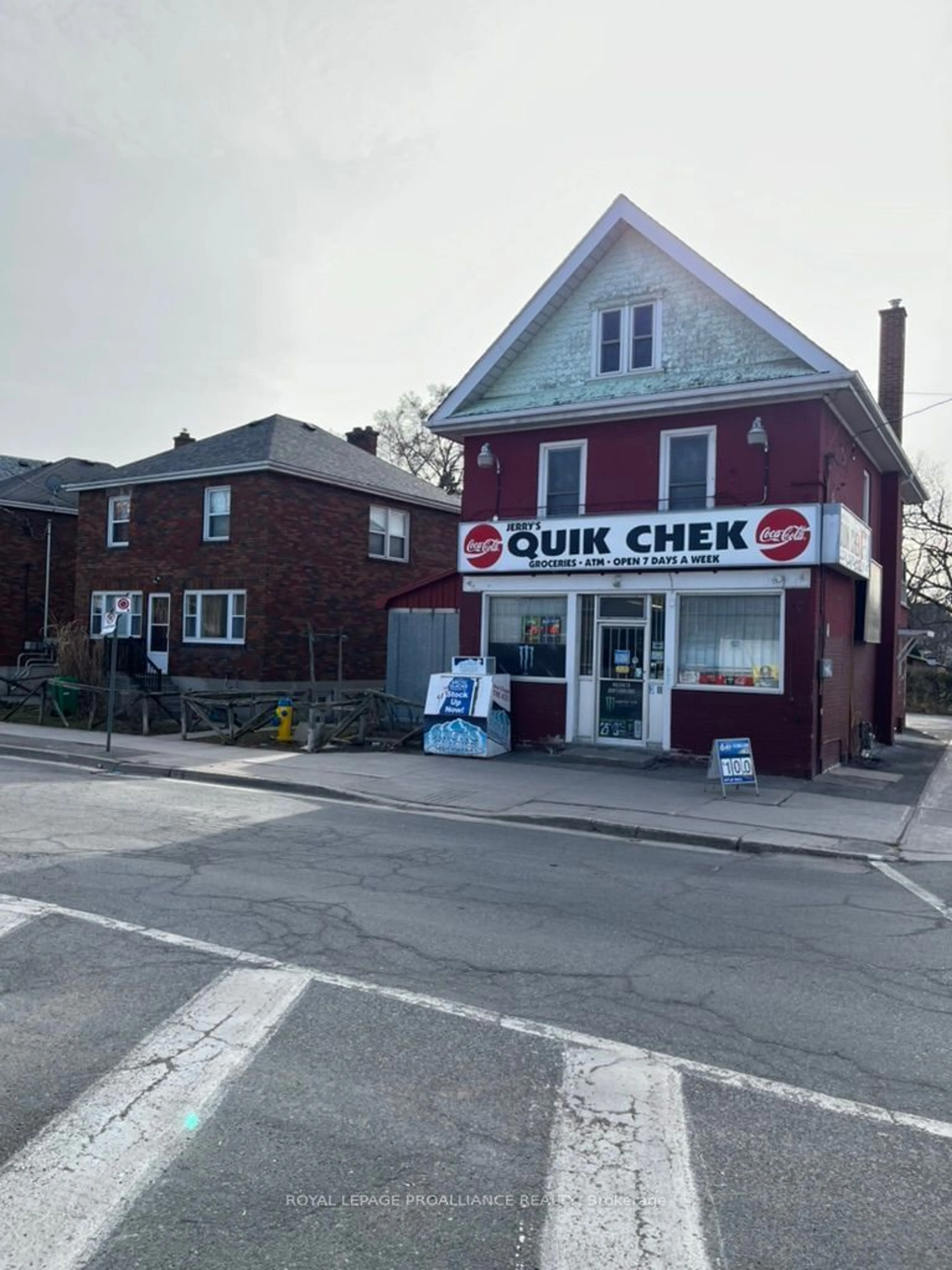 Outside view for 231-239 Park St, Peterborough Ontario K9J 3P7