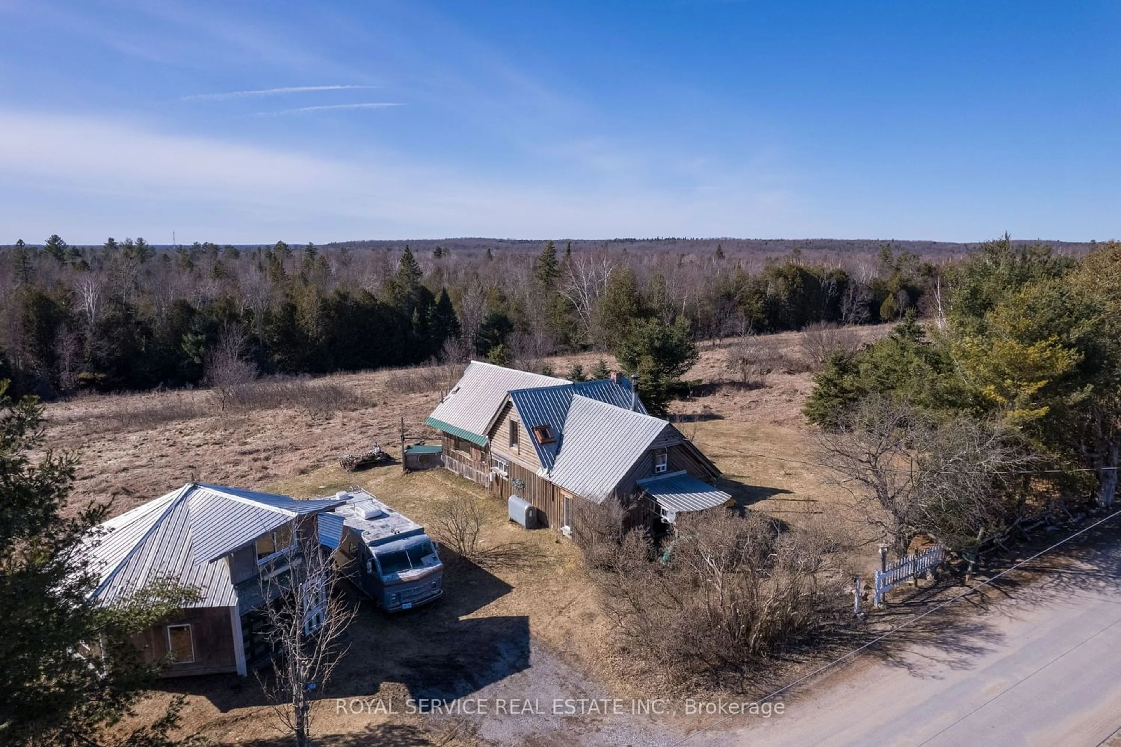 Frontside or backside of a home for 308 Pine View Ridge Rd, Tudor & Cashel Ontario K0L 1W0