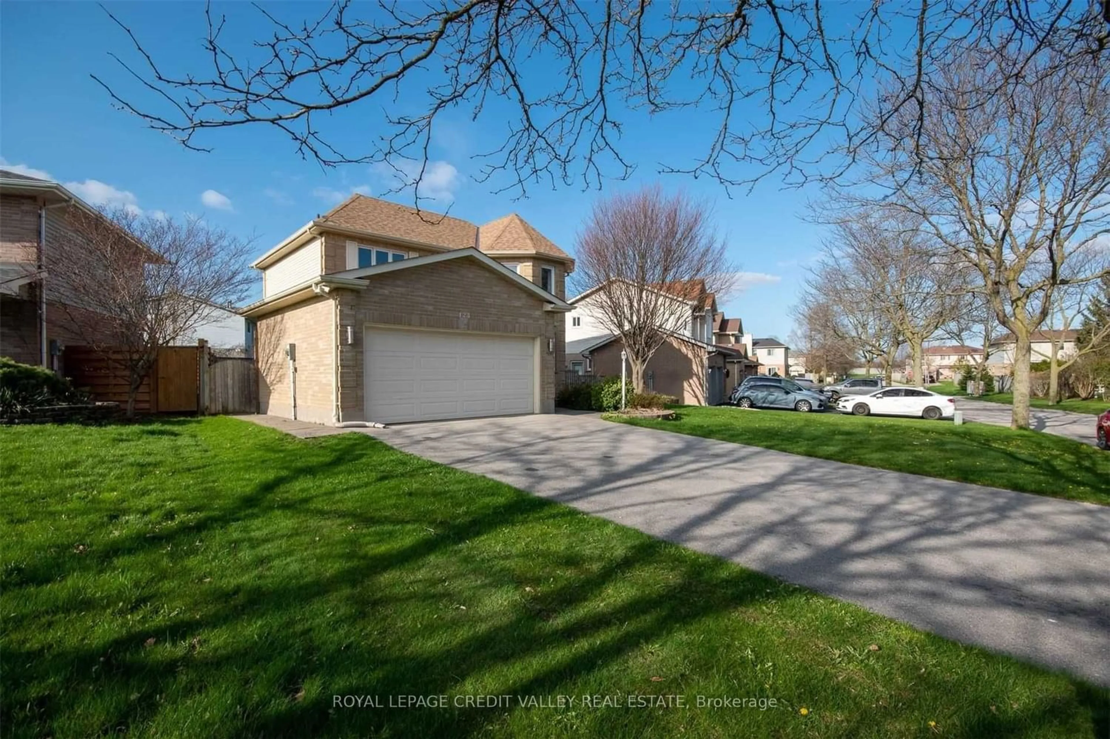 A pic from exterior of the house or condo for 123 Napoleon Crt, London Ontario N5V 4B2