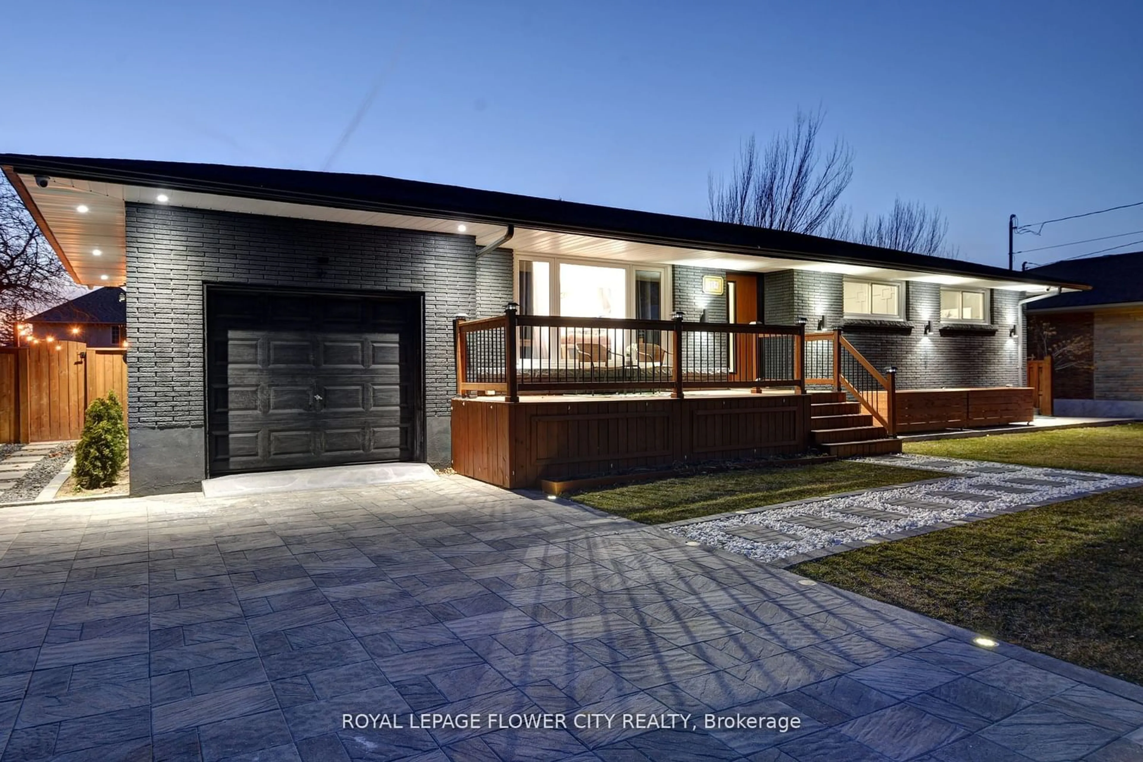 Home with brick exterior material for 15 Andres St, Niagara-on-the-Lake Ontario L0S 1J0
