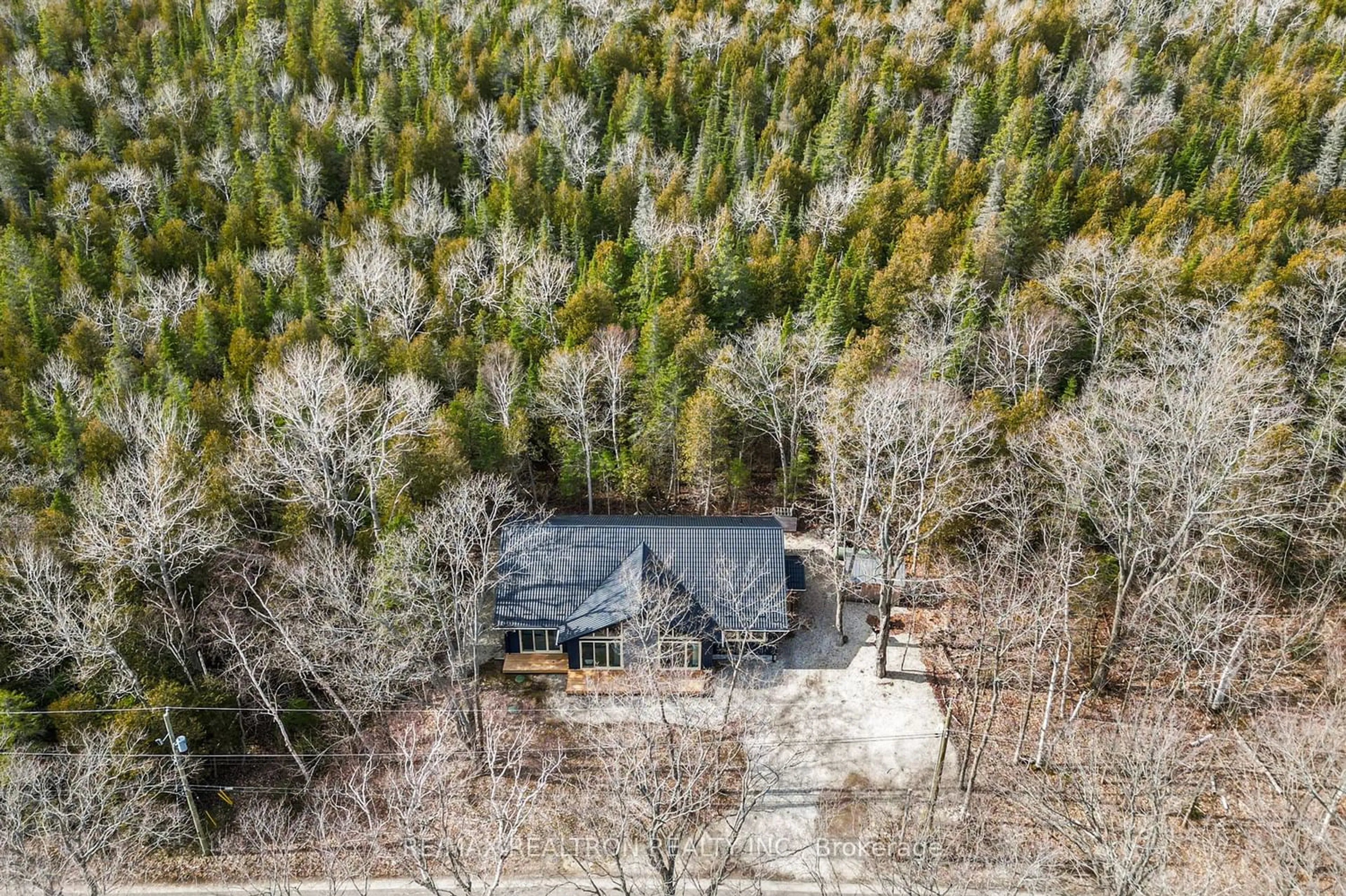 Cottage for 27 Whippoorwill Rd, Northern Bruce Peninsula Ontario N0H 1W0