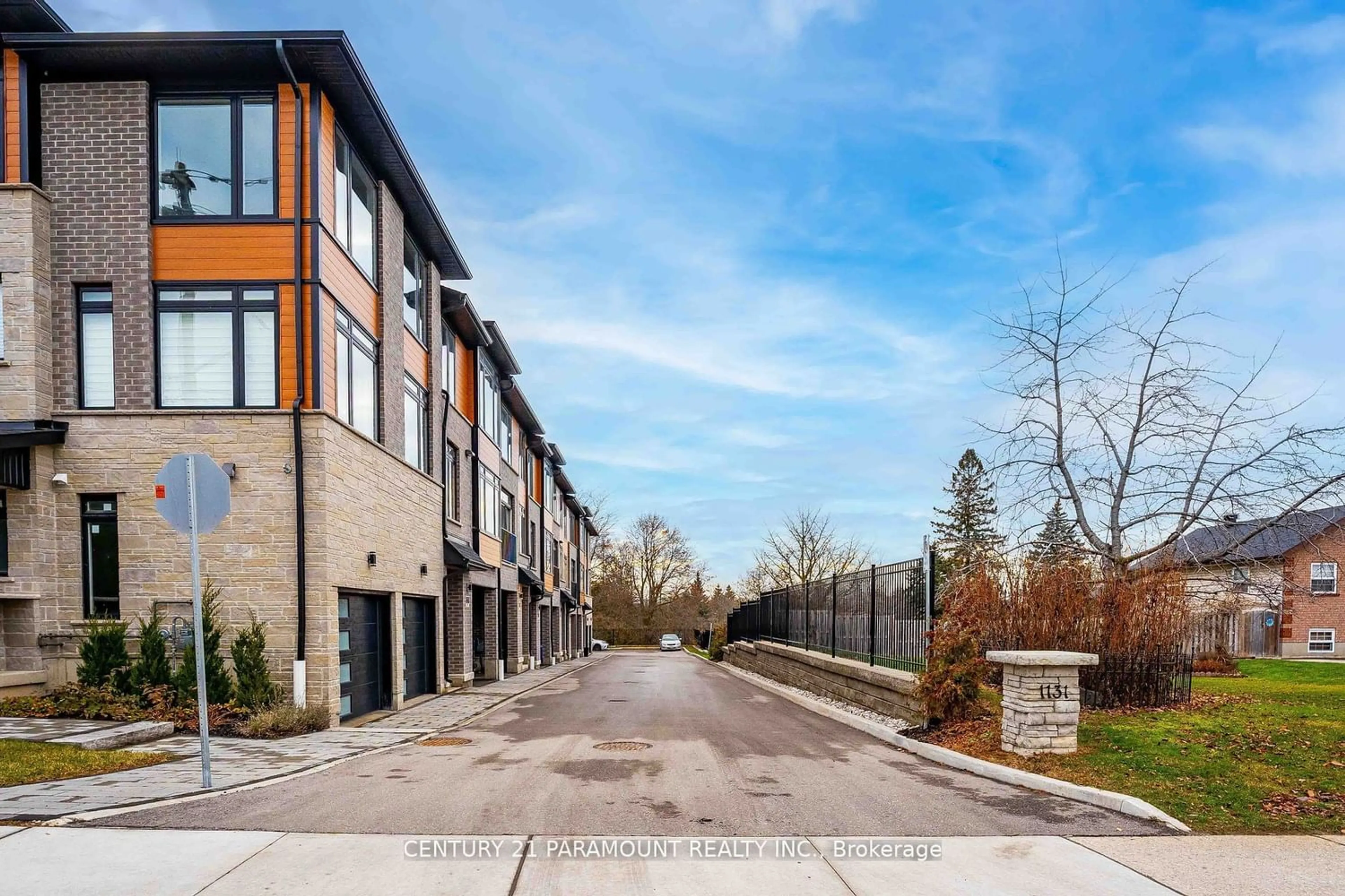 A pic from exterior of the house or condo for 1131 Gordon St #3, Guelph Ontario N1L 1H2
