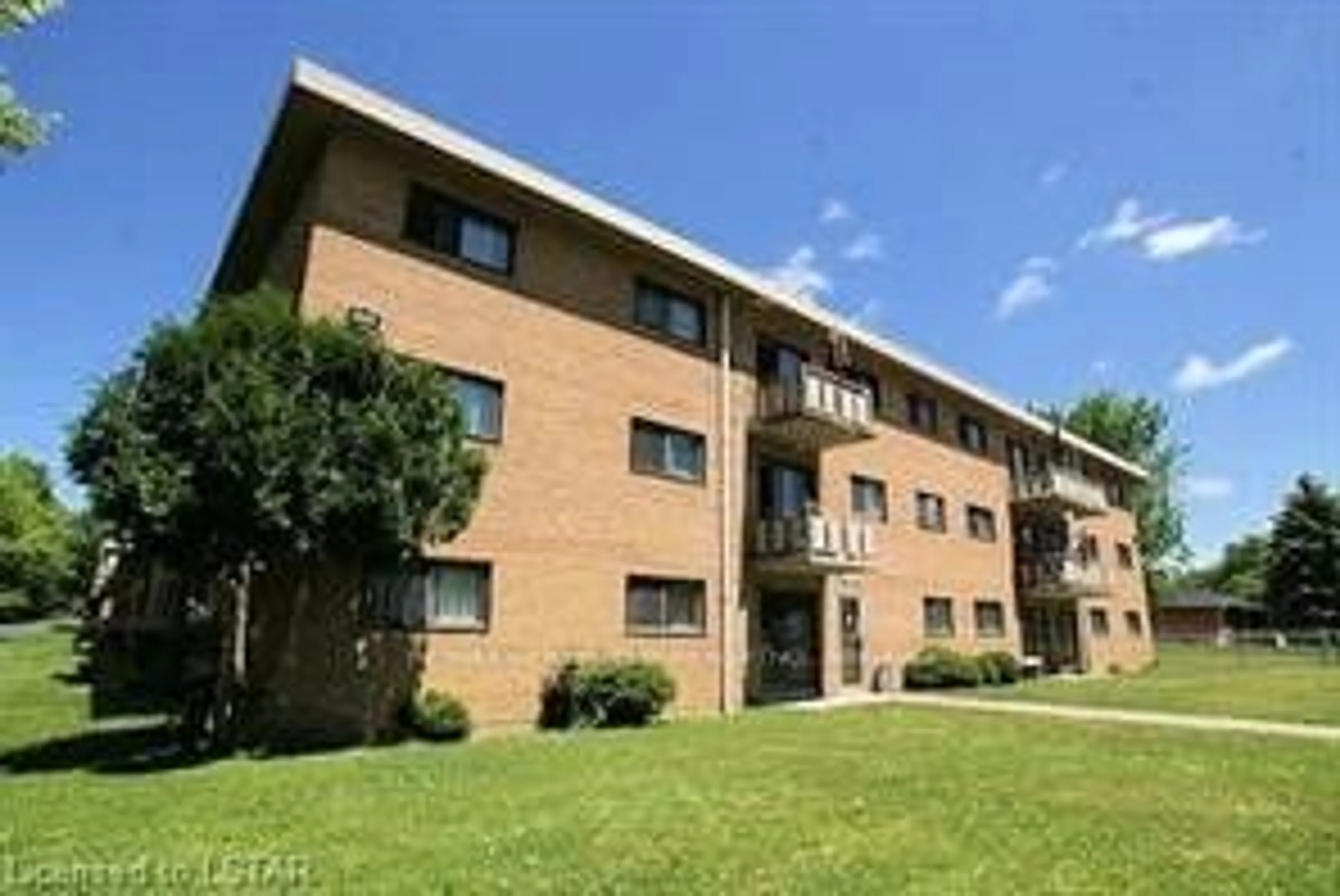 A pic from exterior of the house or condo for 1830 Dumont St #211, London Ontario N5W 2S1