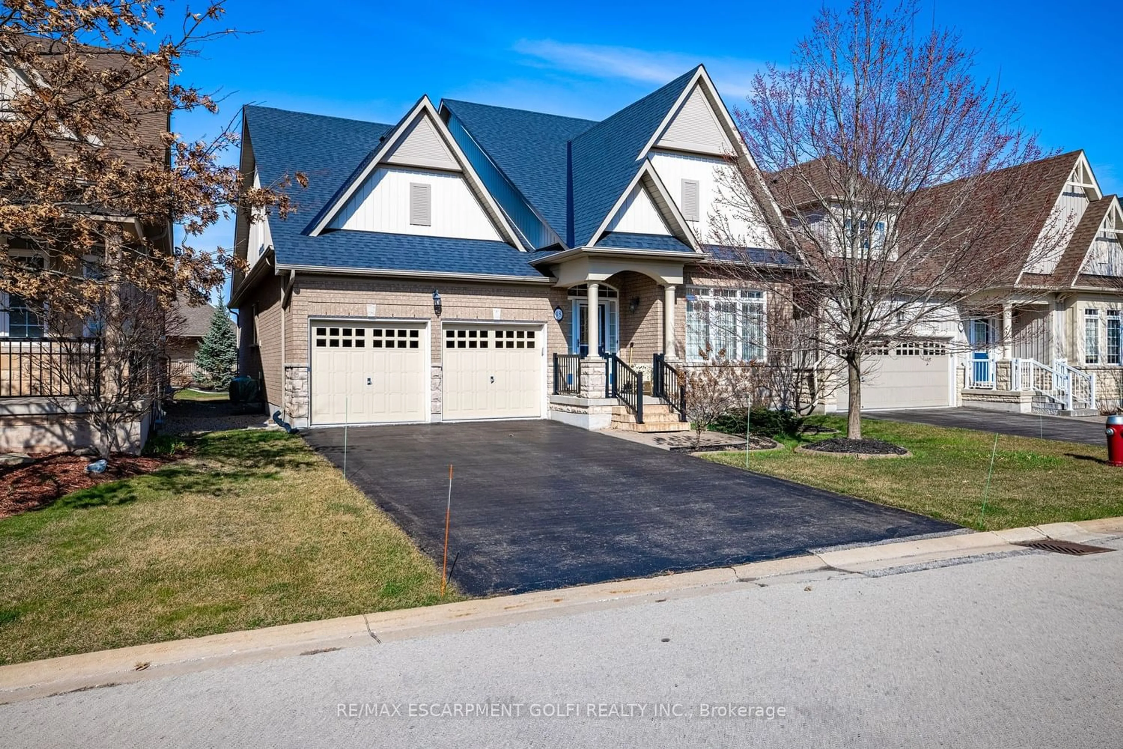 Frontside or backside of a home for 48 Galloway Tr, Welland Ontario L3B 6G5