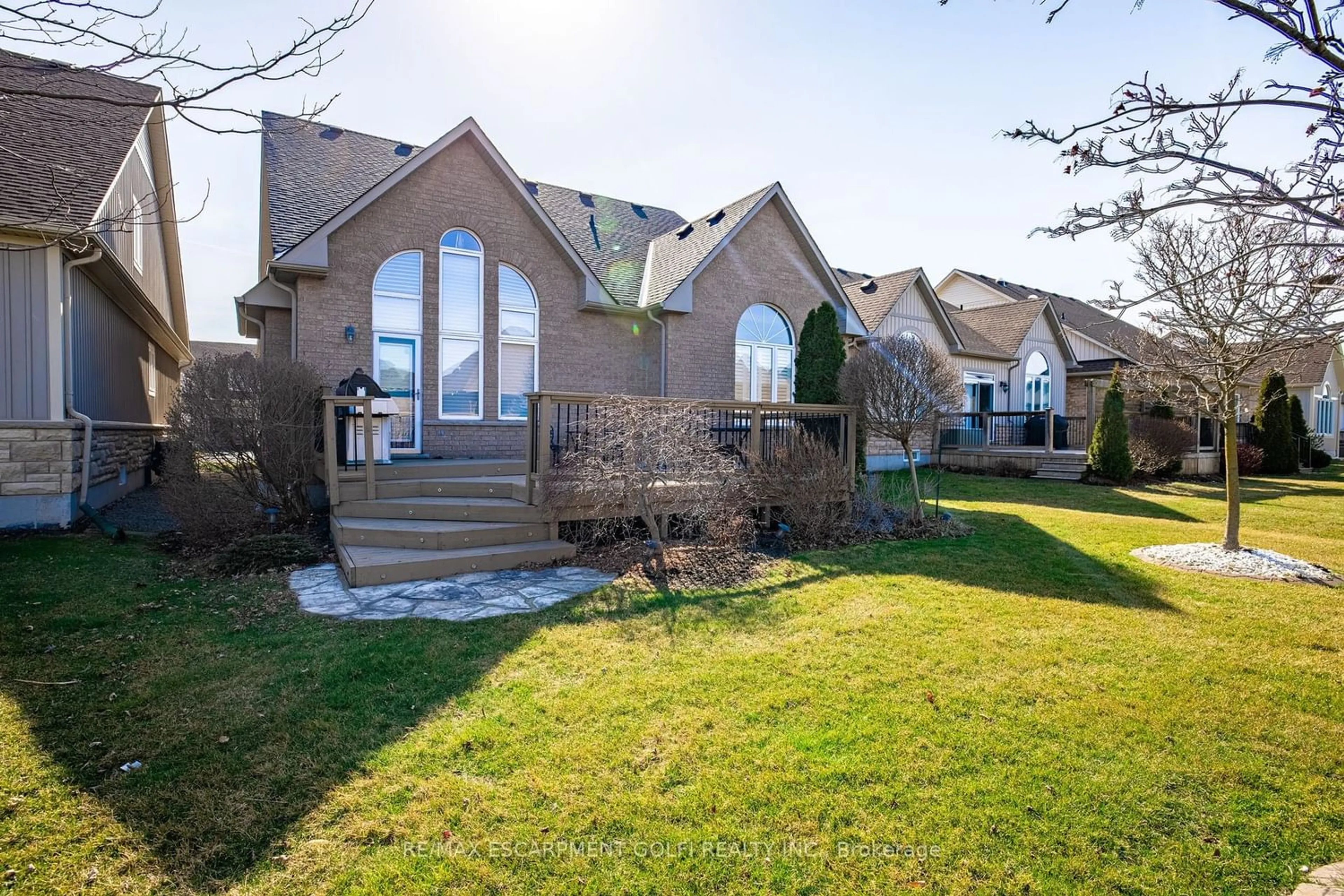 Frontside or backside of a home for 48 Galloway Tr, Welland Ontario L3B 6G5
