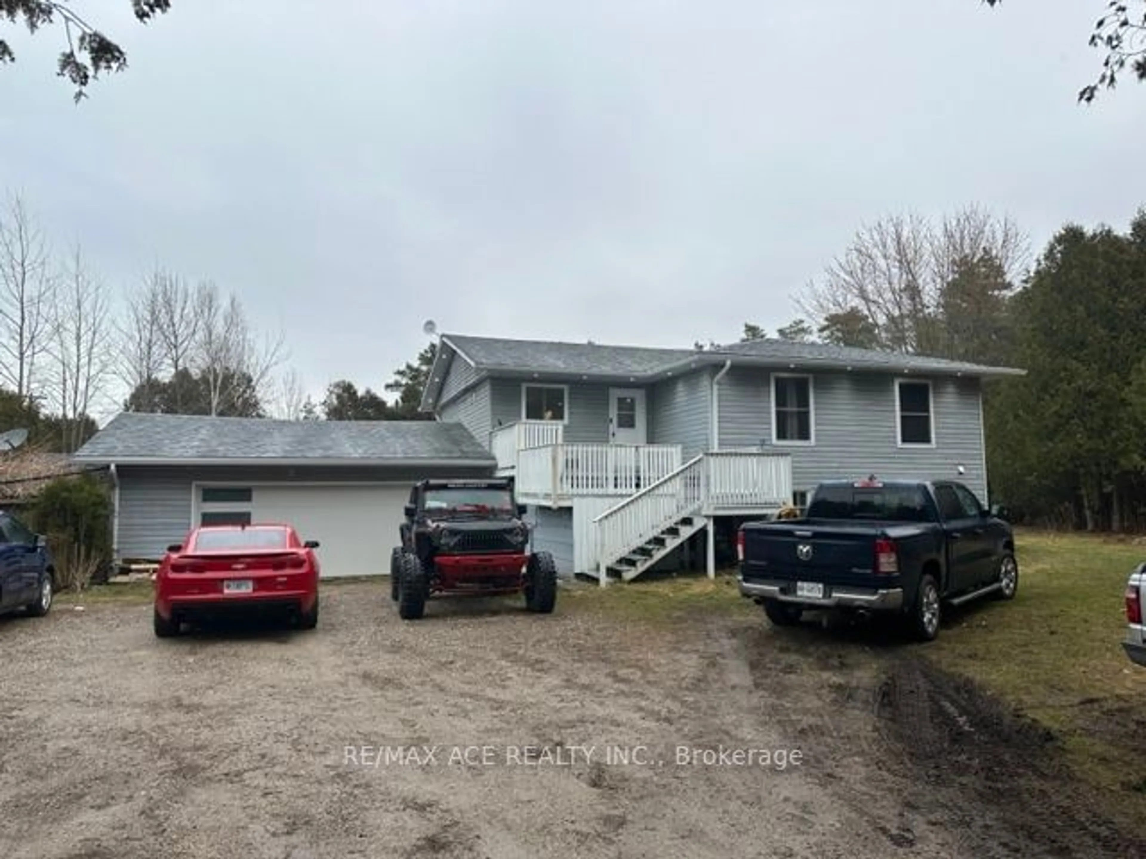 Frontside or backside of a home for 3 Reid St, Saugeen Shores Ontario N0H 2L0