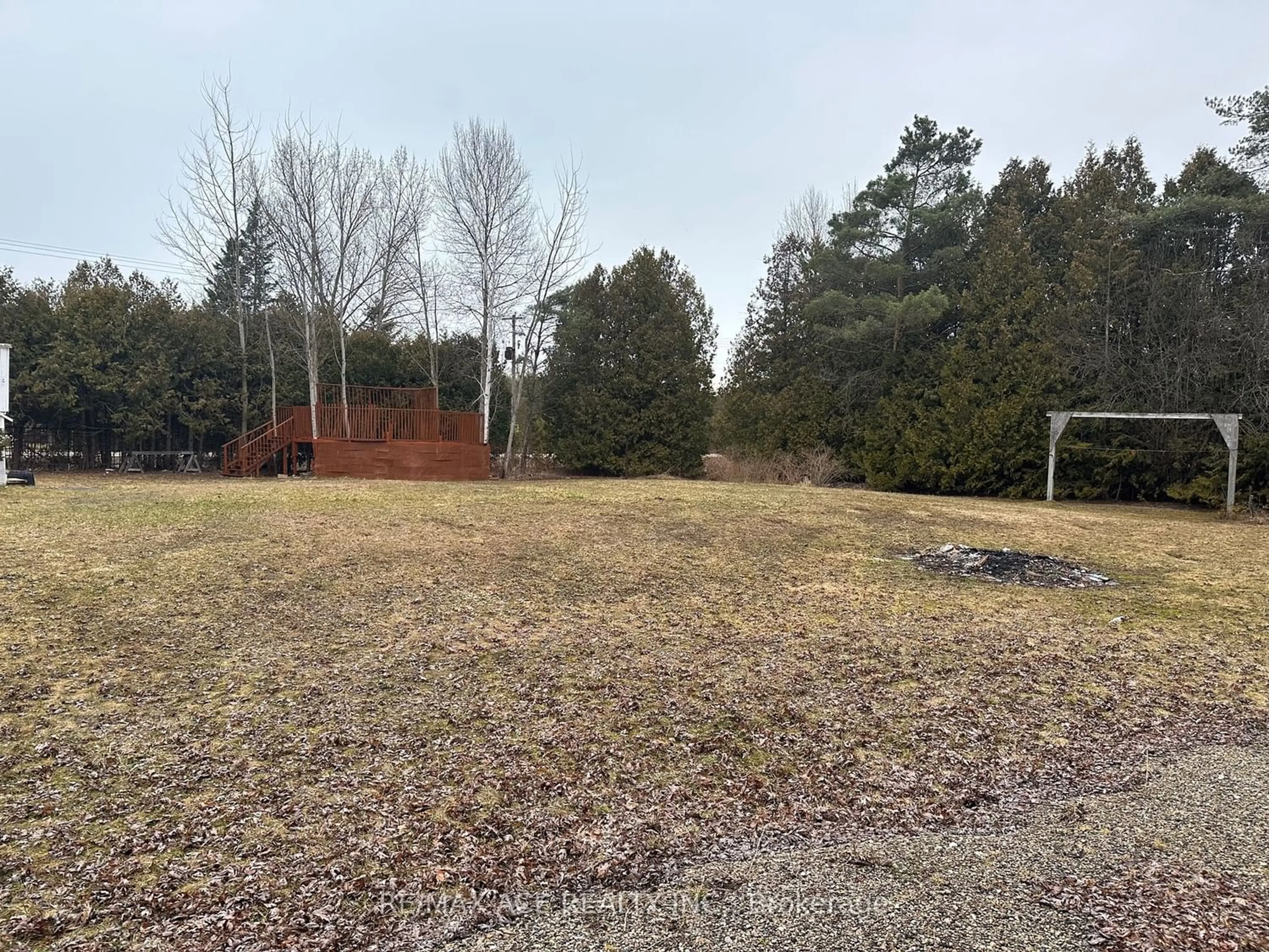Fenced yard for 3 Reid St, Saugeen Shores Ontario N0H 2L0