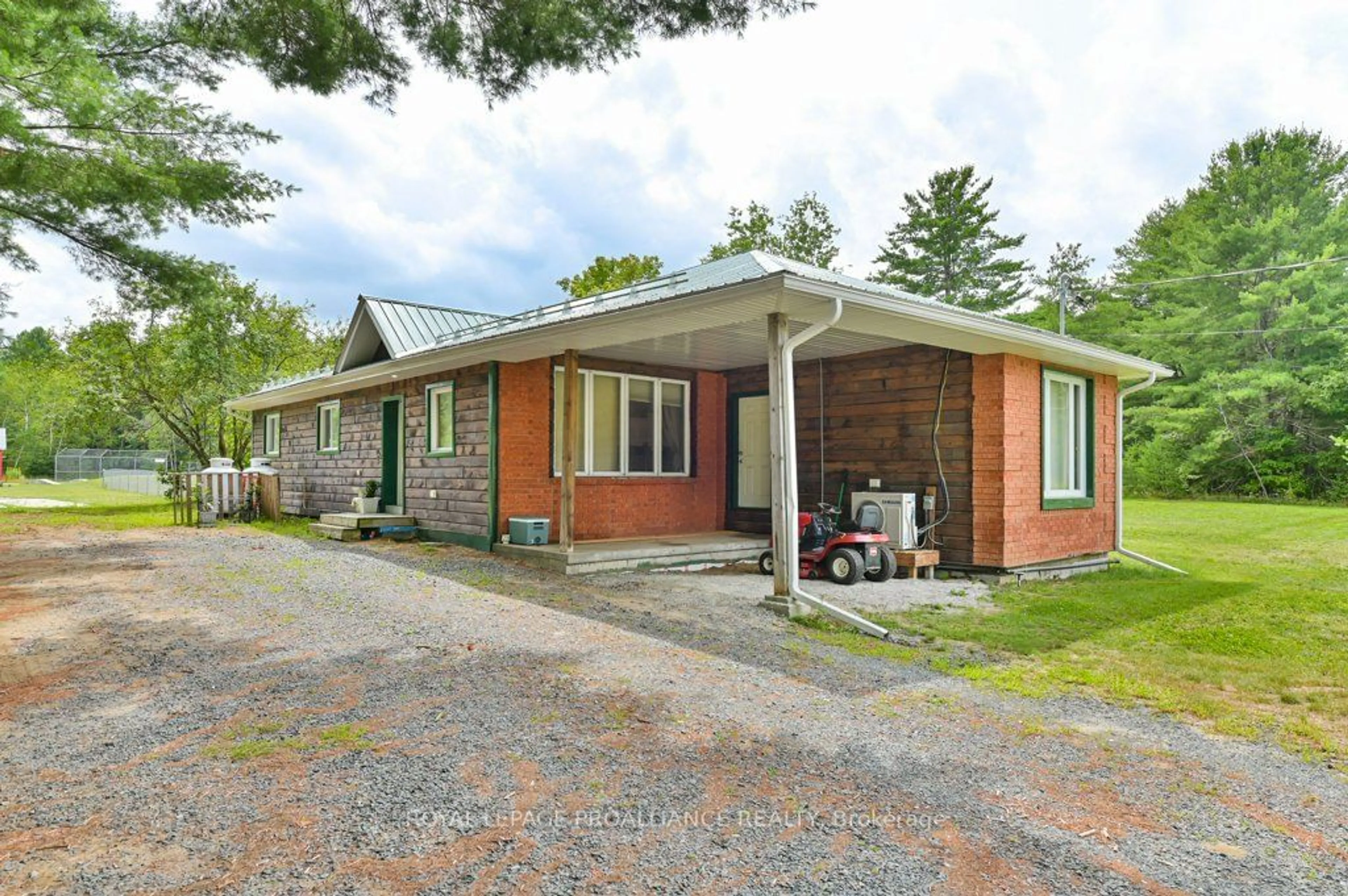 Home with unknown exterior material for 14 West Park Lane, Addington Highlands Ontario K0H 2G0