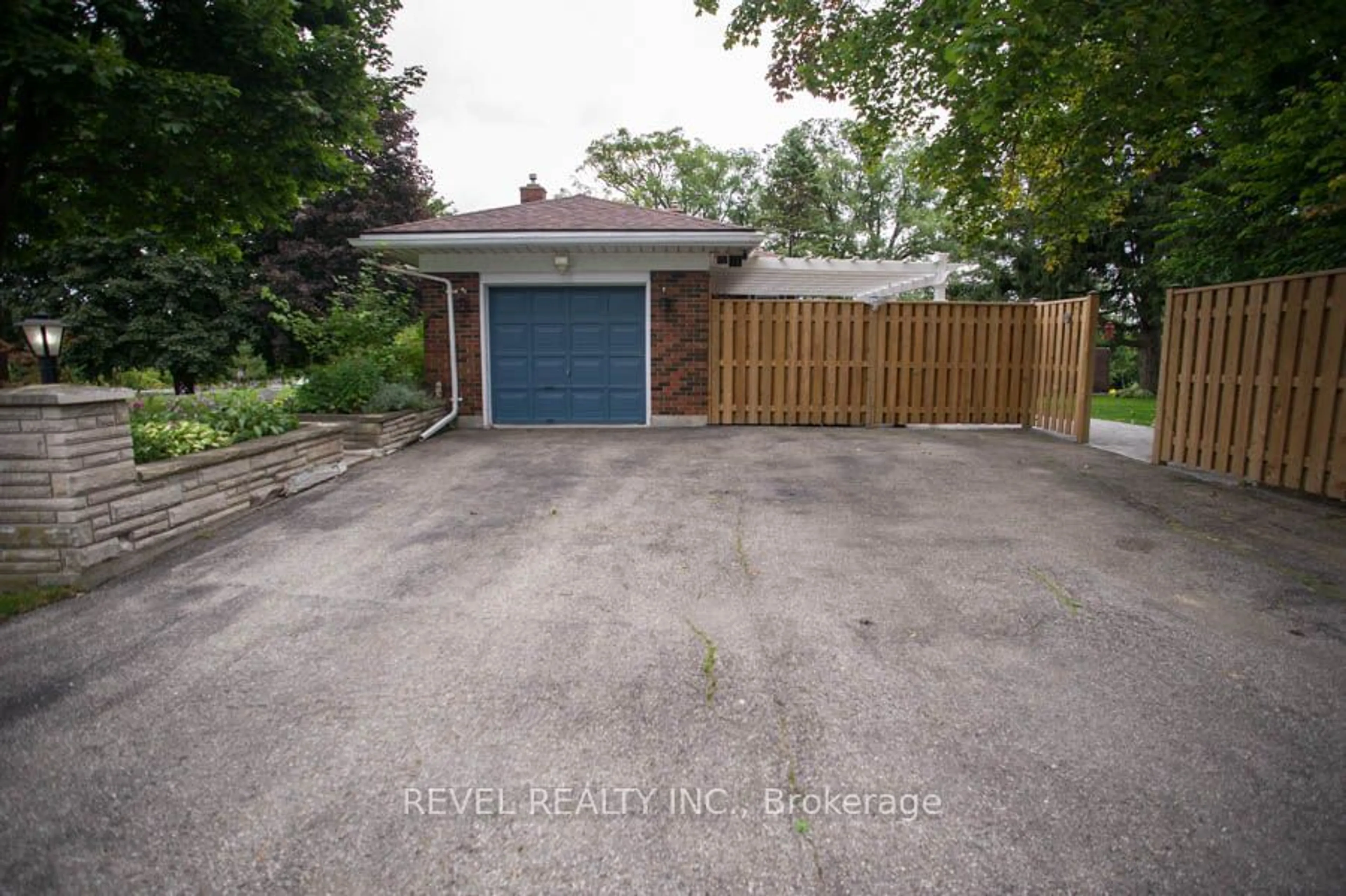 Frontside or backside of a home, the fenced backyard for 111 Tutela Heights Rd, Brantford Ontario N3T 1A5