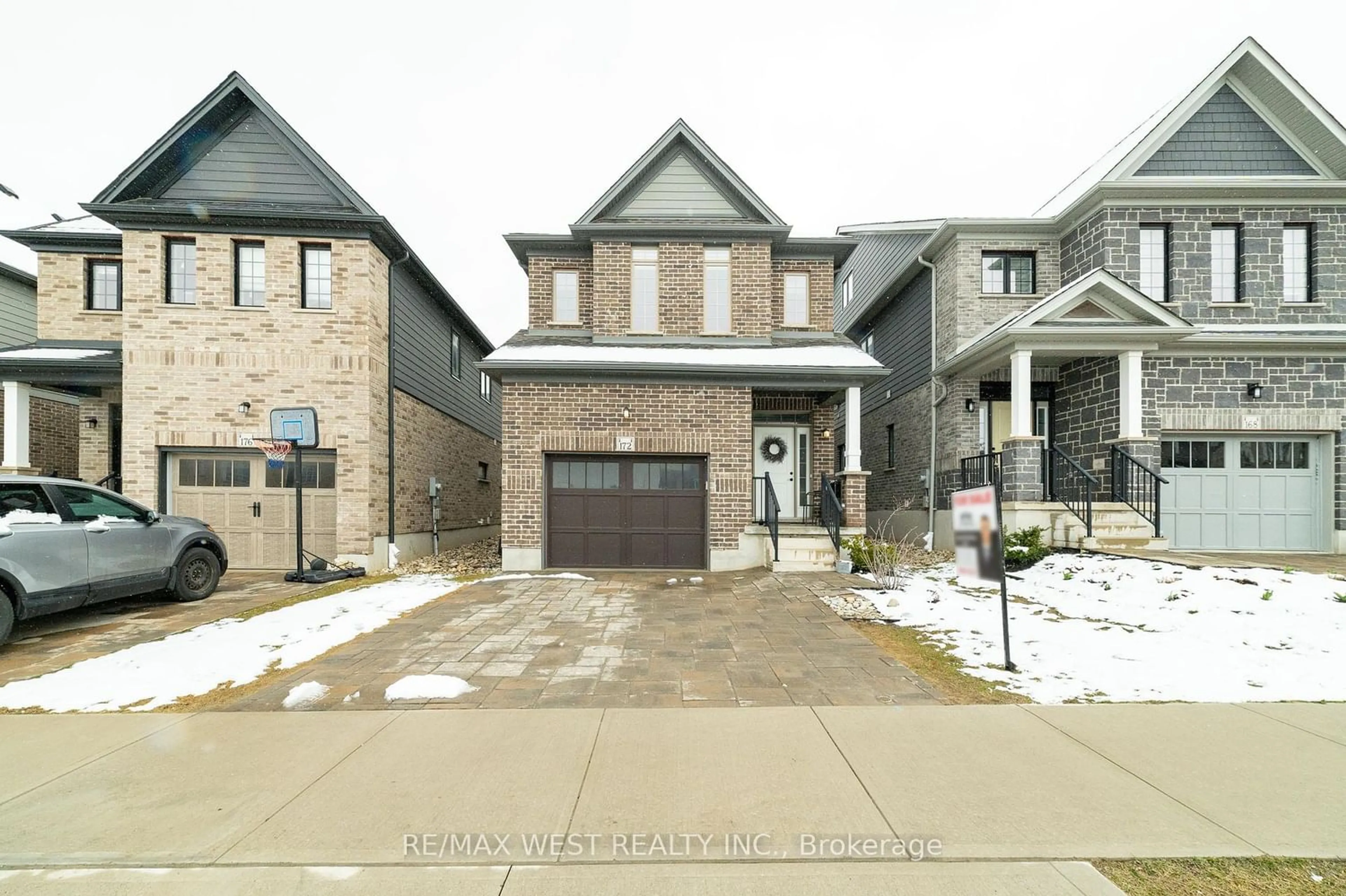 Home with stone exterior material for 172 Hollybrook Tr, Kitchener Ontario N2R 0M2