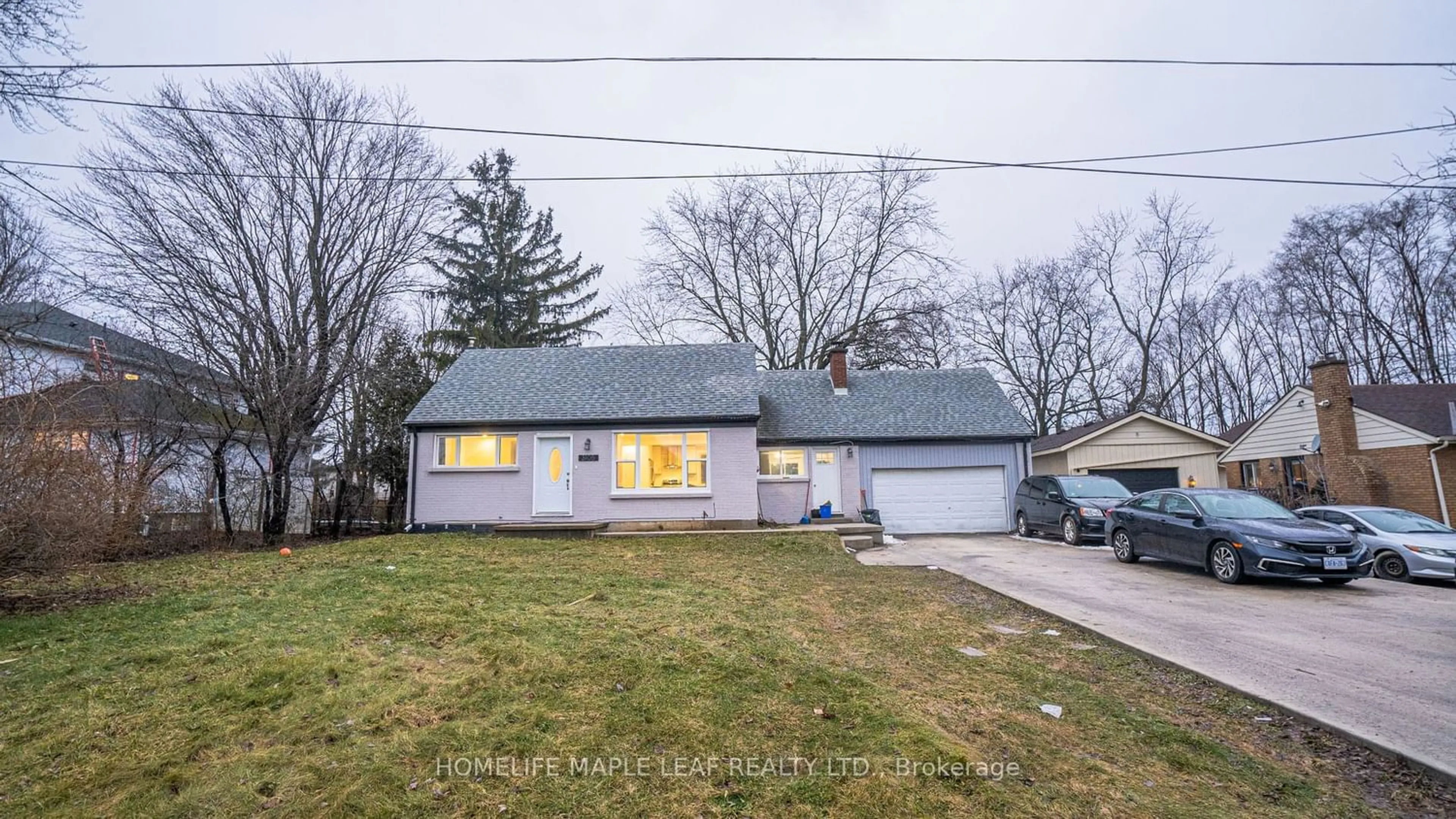 Frontside or backside of a home for 3105 White Oak Rd, London Ontario N6E 1L7