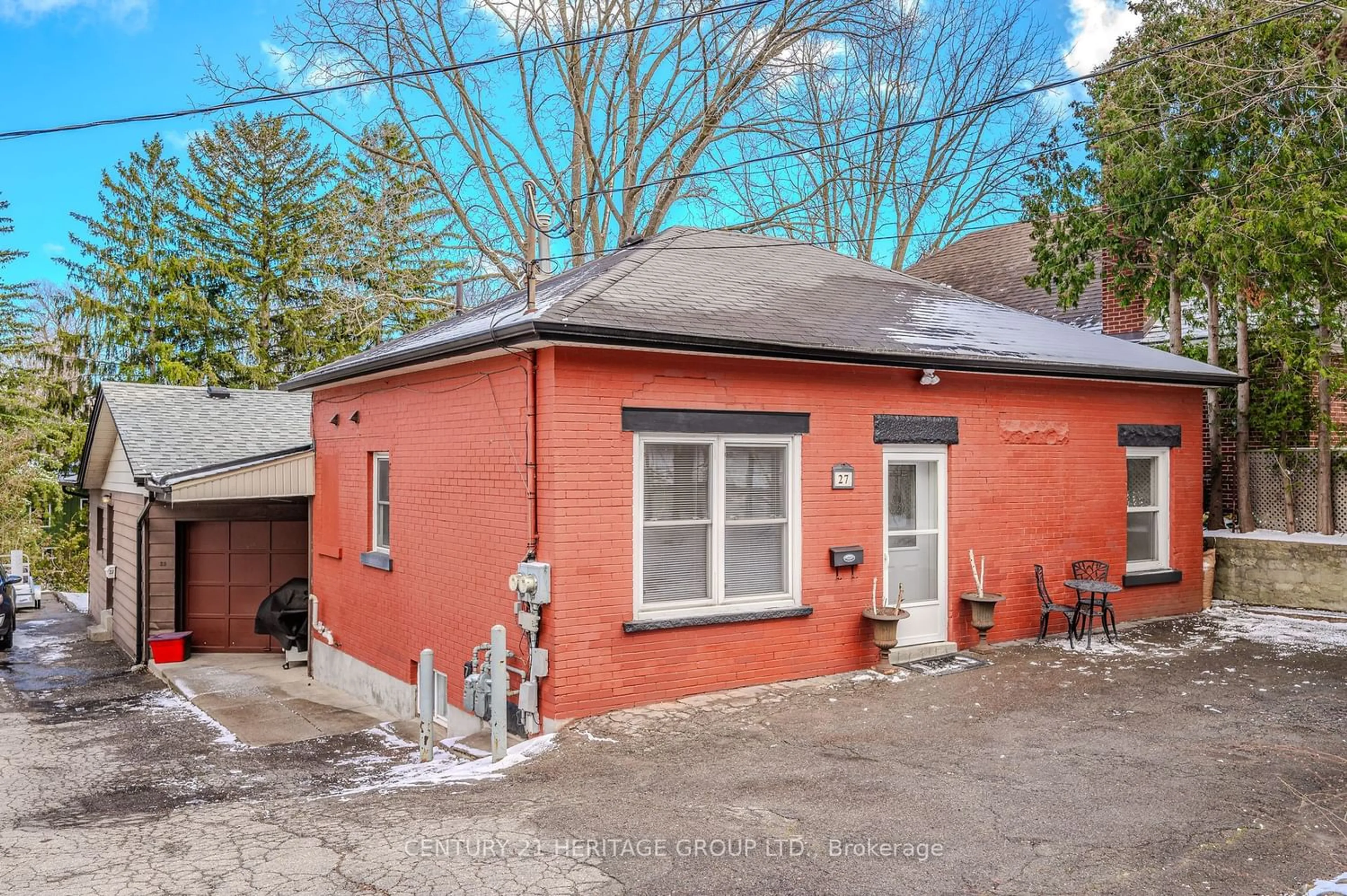 Cottage for 23 & 27 Yorkshire St, Guelph Ontario N1H 5A6