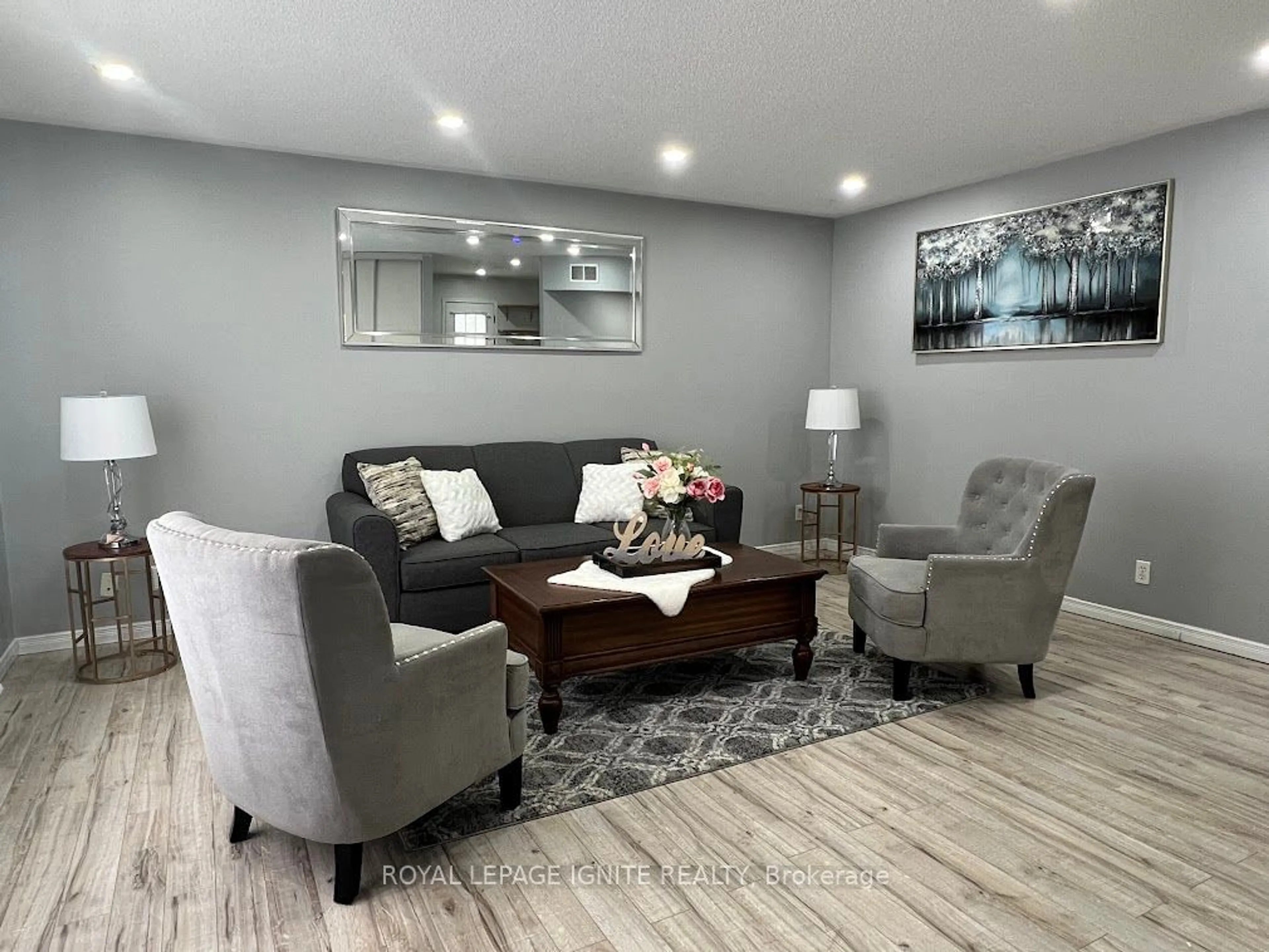 Living room for 92 Campbell St, Quinte West Ontario K8V 3A1