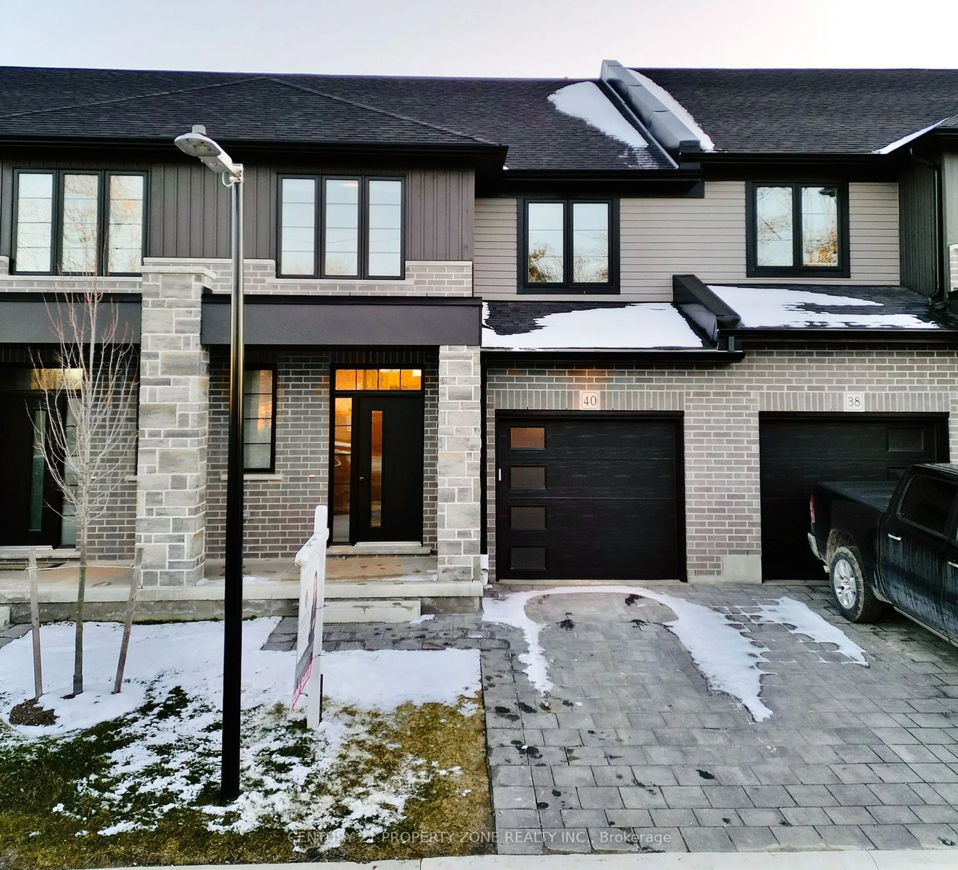 Home with brick exterior material for 3025 Doyle Dr #40, London Ontario N6M 0H2
