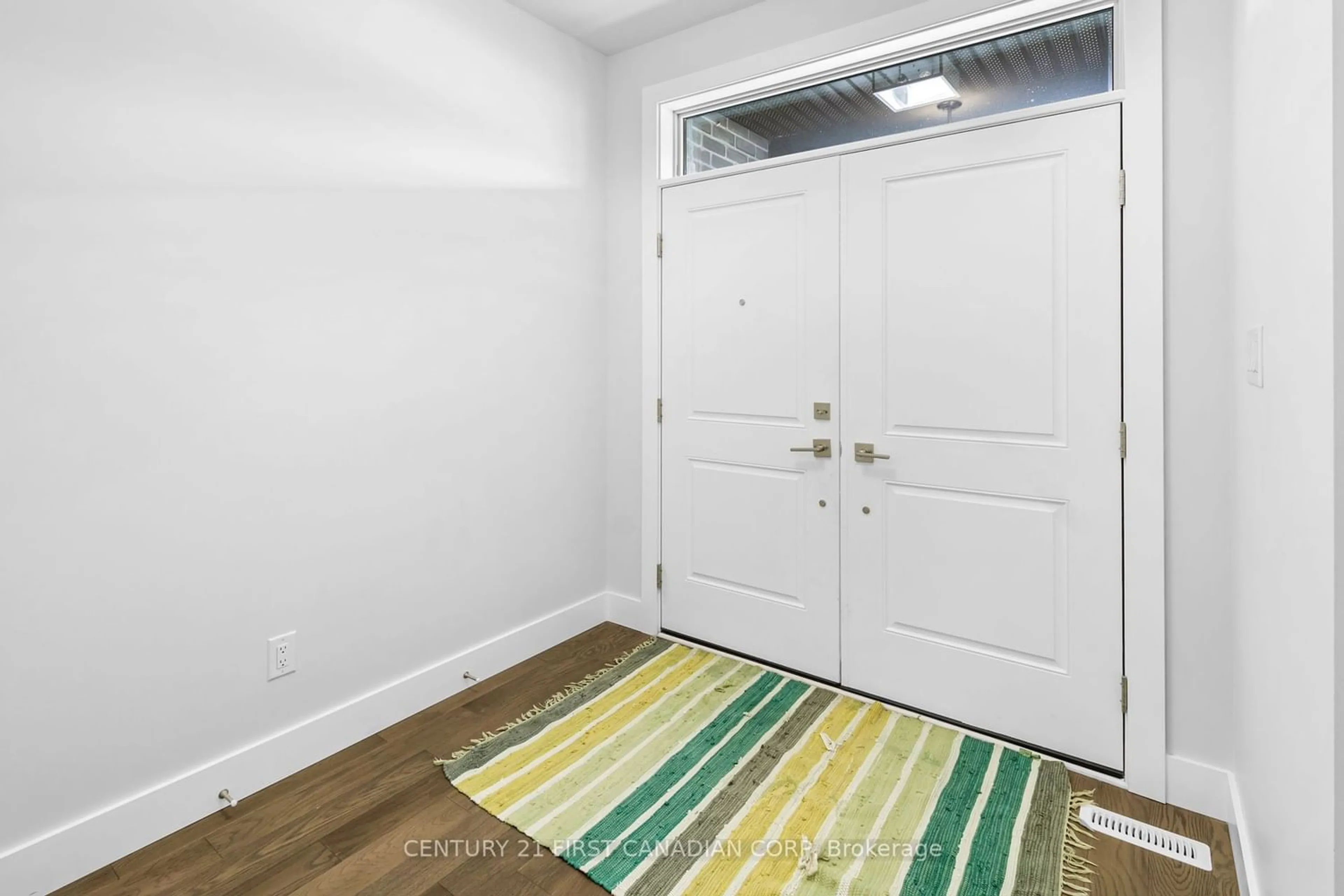 Indoor entryway for 27 Spruce Cres, North Middlesex Ontario N0M 2K0