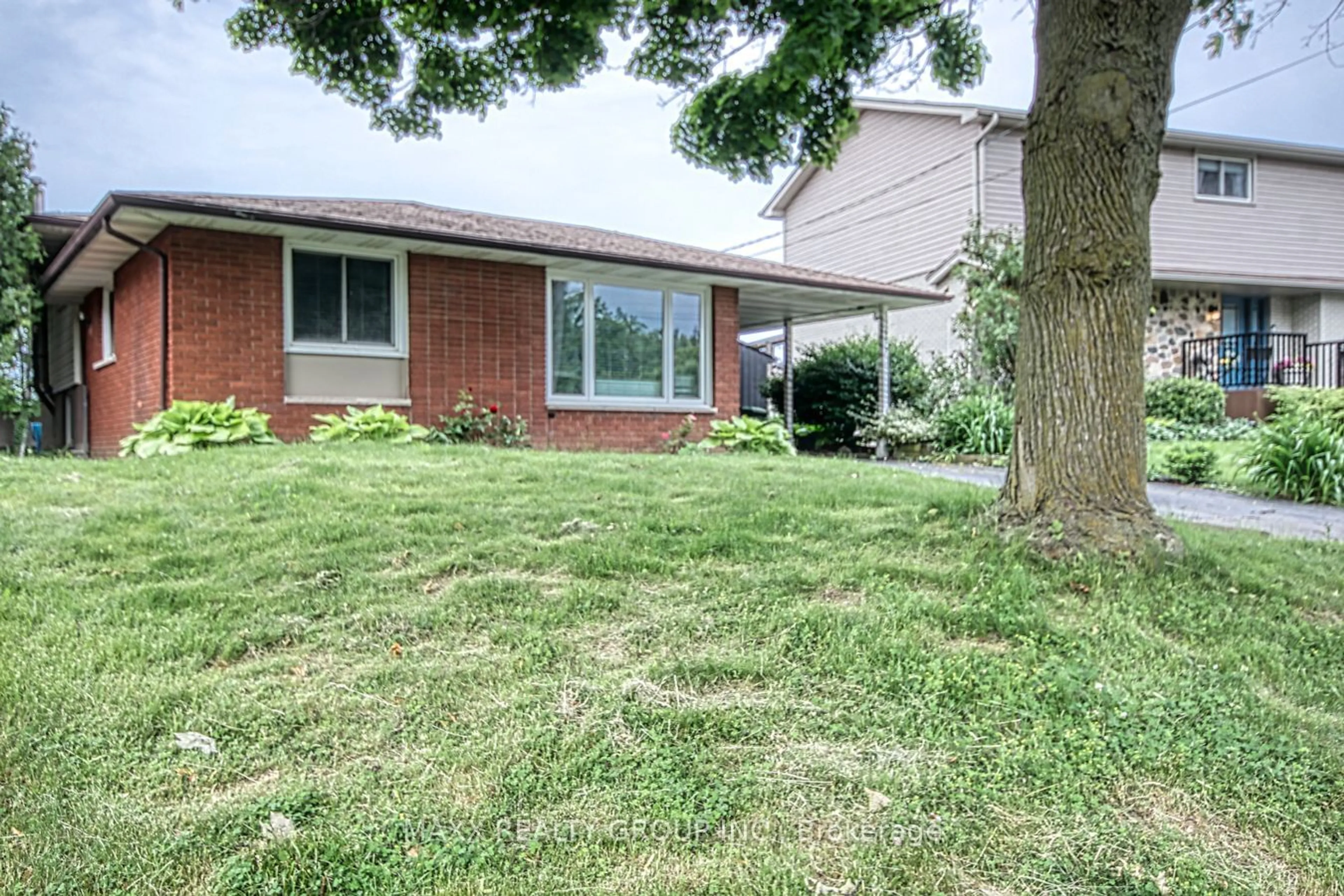 Frontside or backside of a home for 159 Greeningdon Dr, Hamilton Ontario L9A 4W6