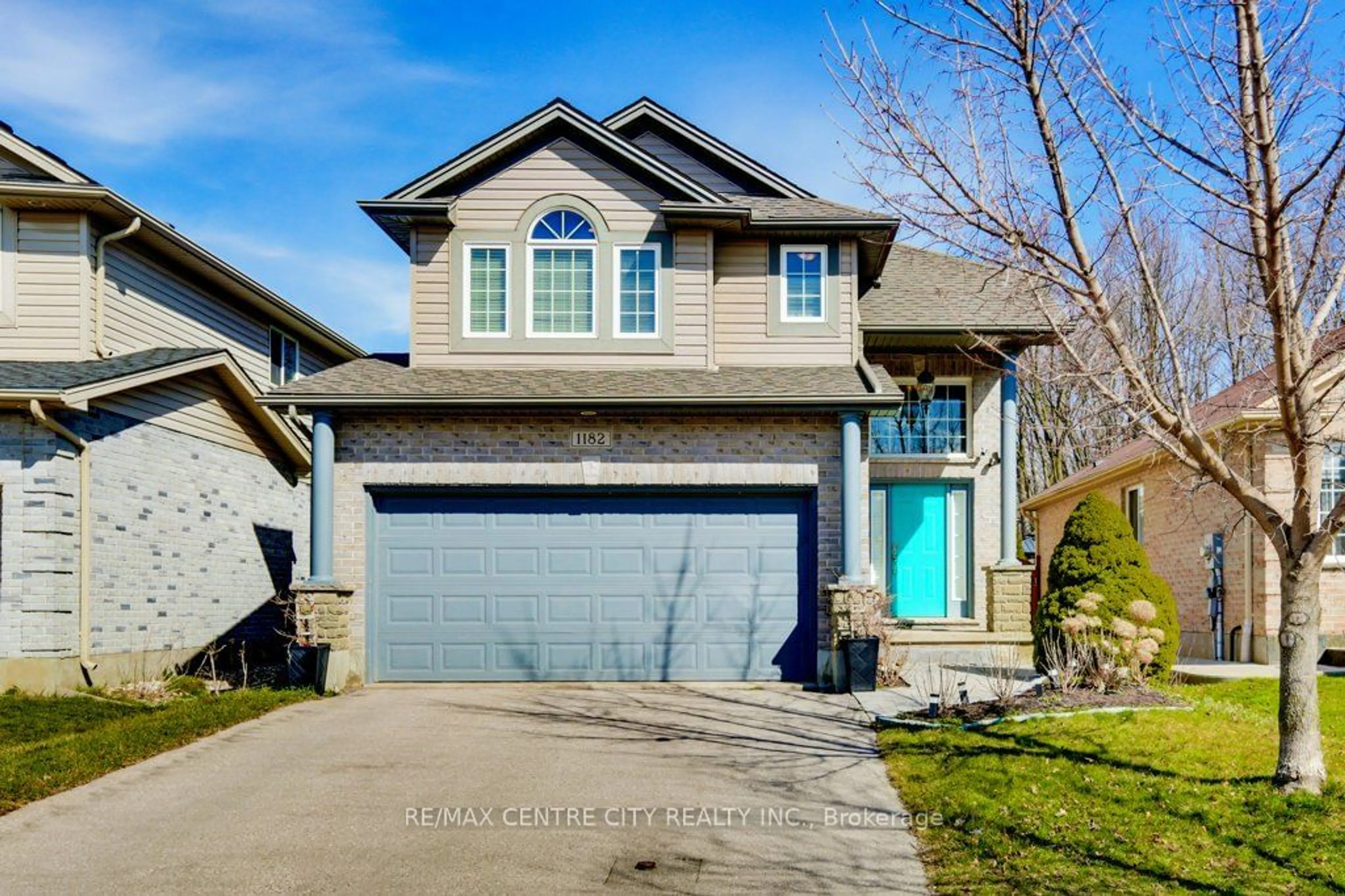 Frontside or backside of a home for 1182 Smither Rd, London Ontario N6G 5R8