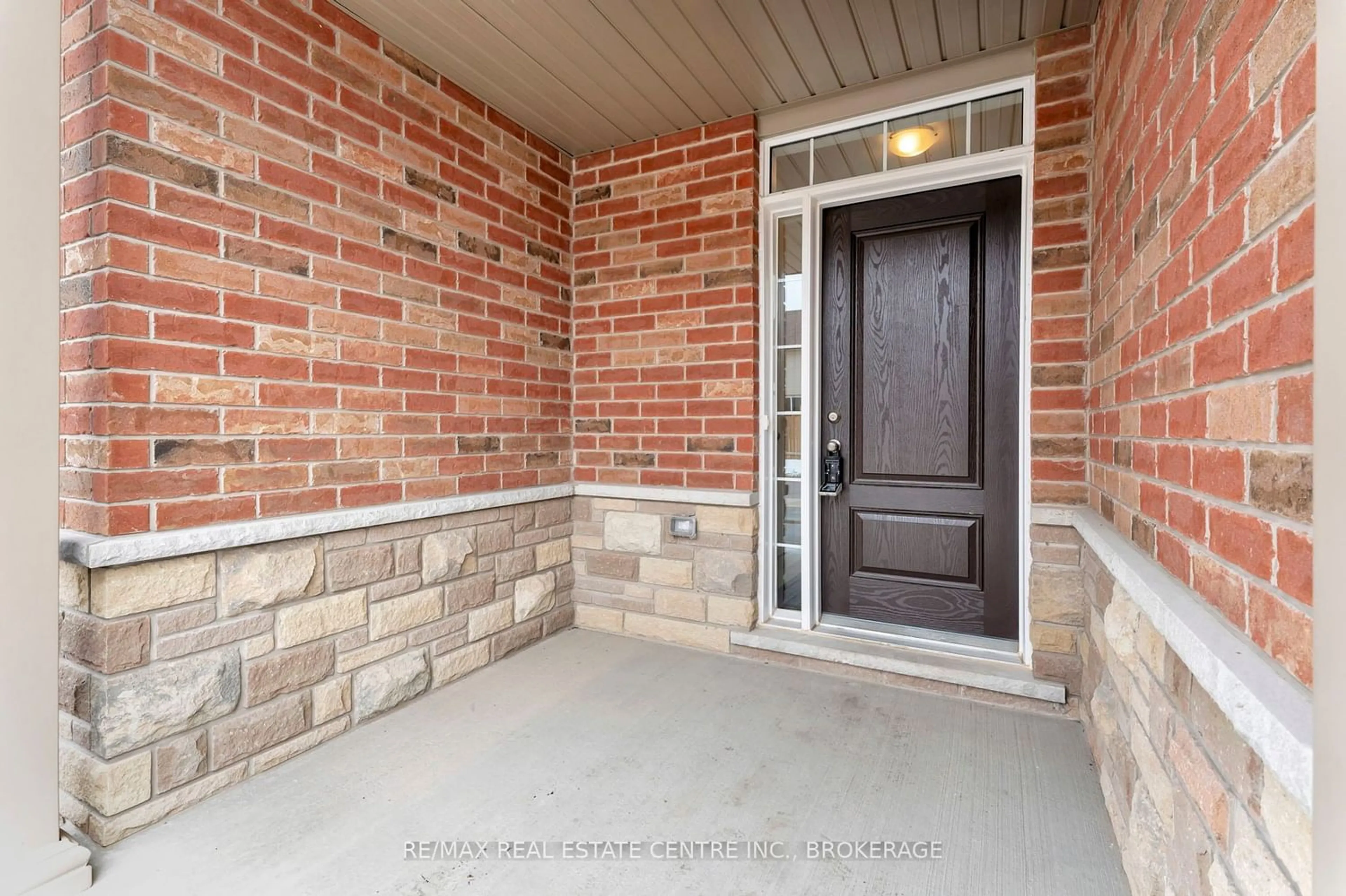 Indoor entryway for 22 MARSHALL Dr #2, Guelph Ontario N1E 0M9