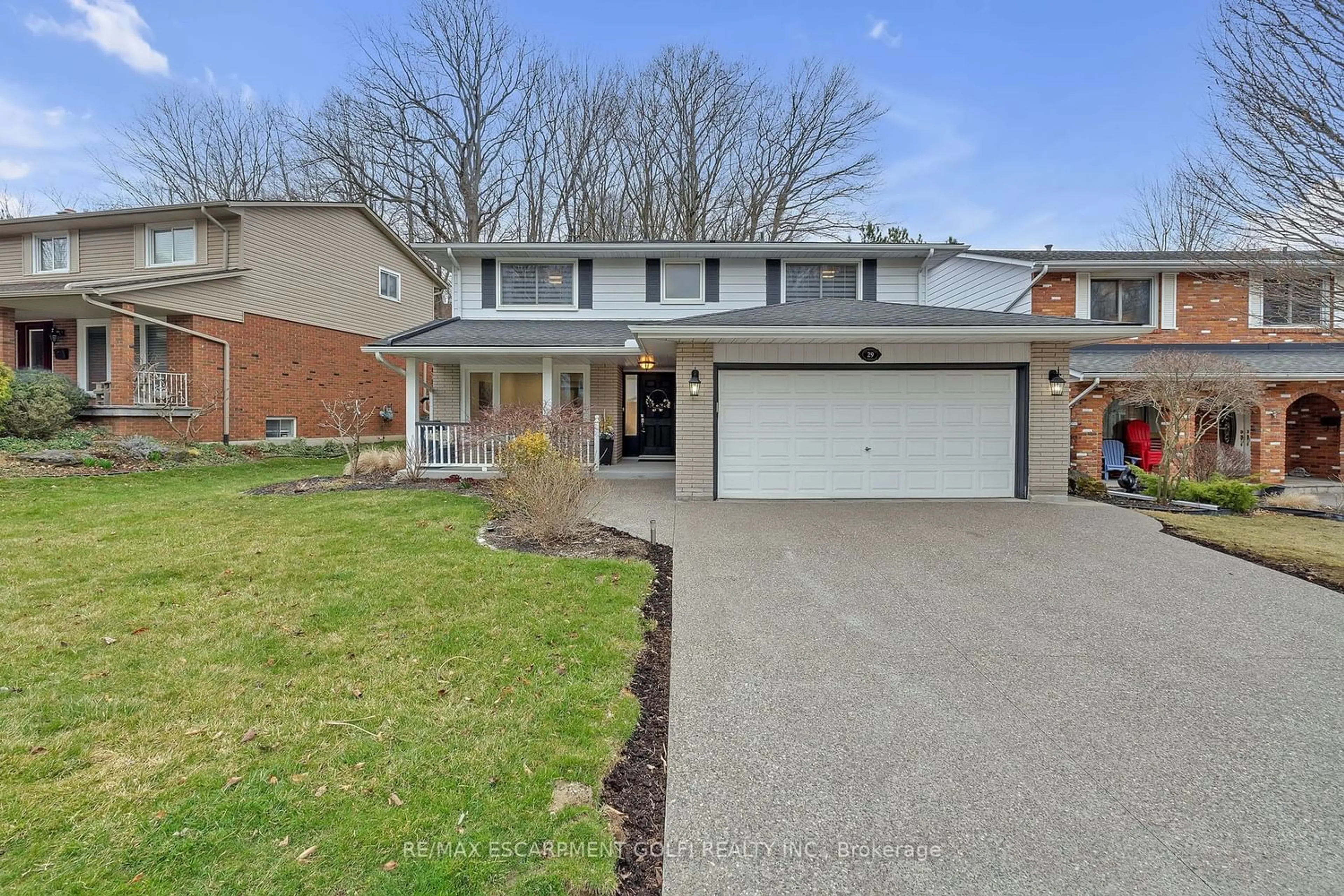Home with brick exterior material for 29 Jerome Park Dr, Hamilton Ontario L9H 6G9