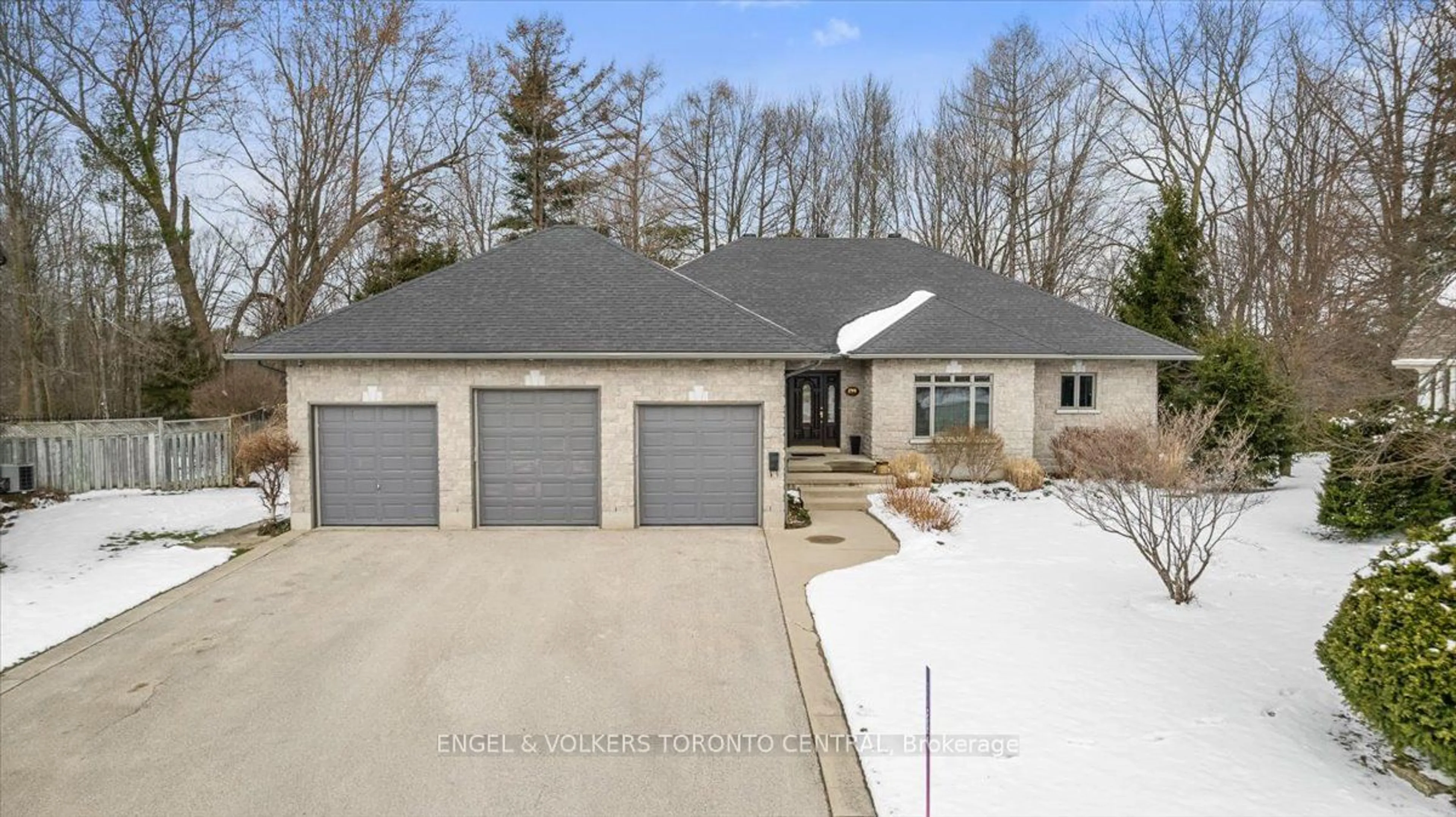 Frontside or backside of a home for 290 3rd 'A' St, Owen Sound Ontario N4K 6Y7