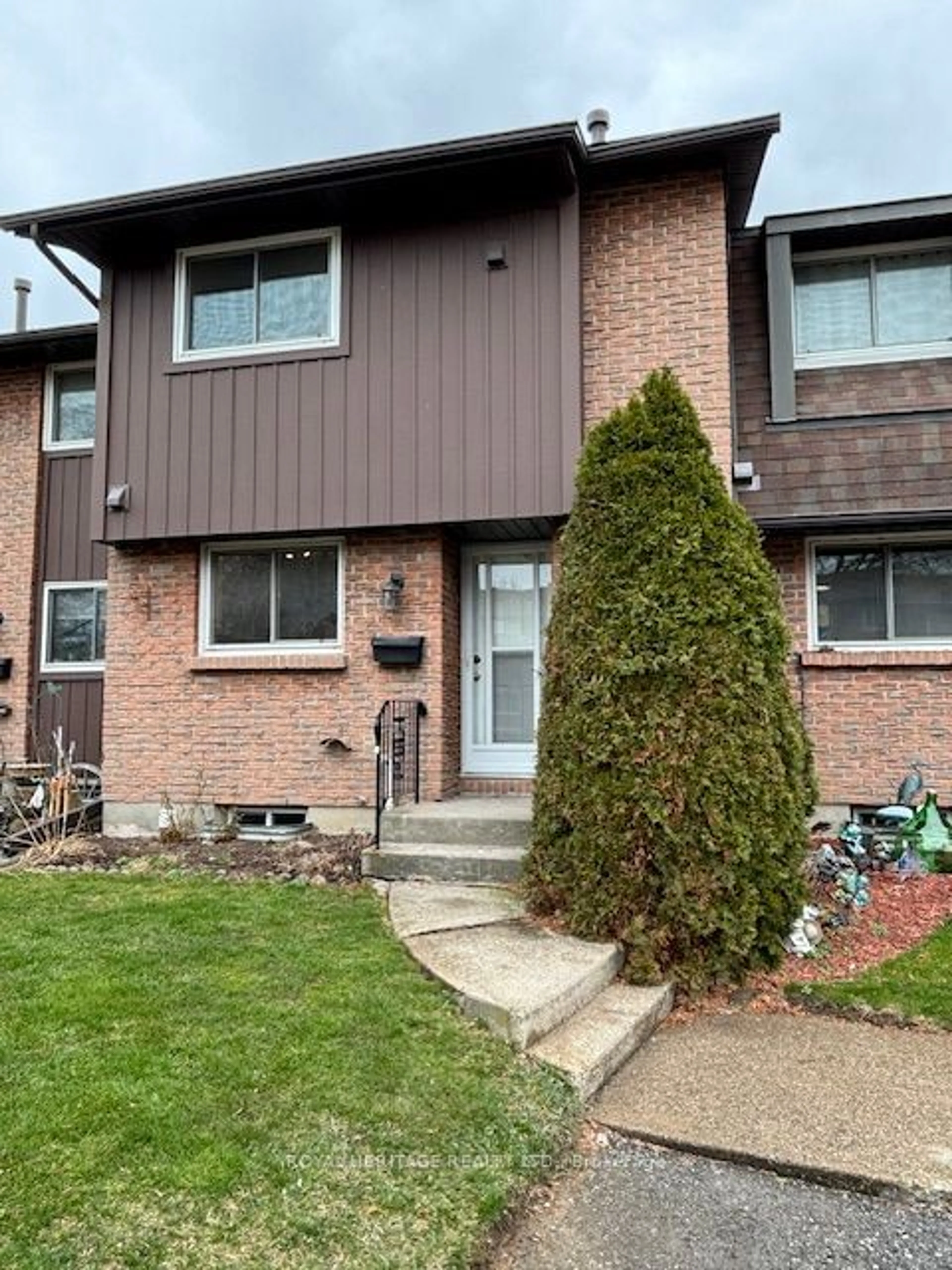 A pic from exterior of the house or condo for 151 Linwell Rd #54, St. Catharines Ontario L2N 6P3