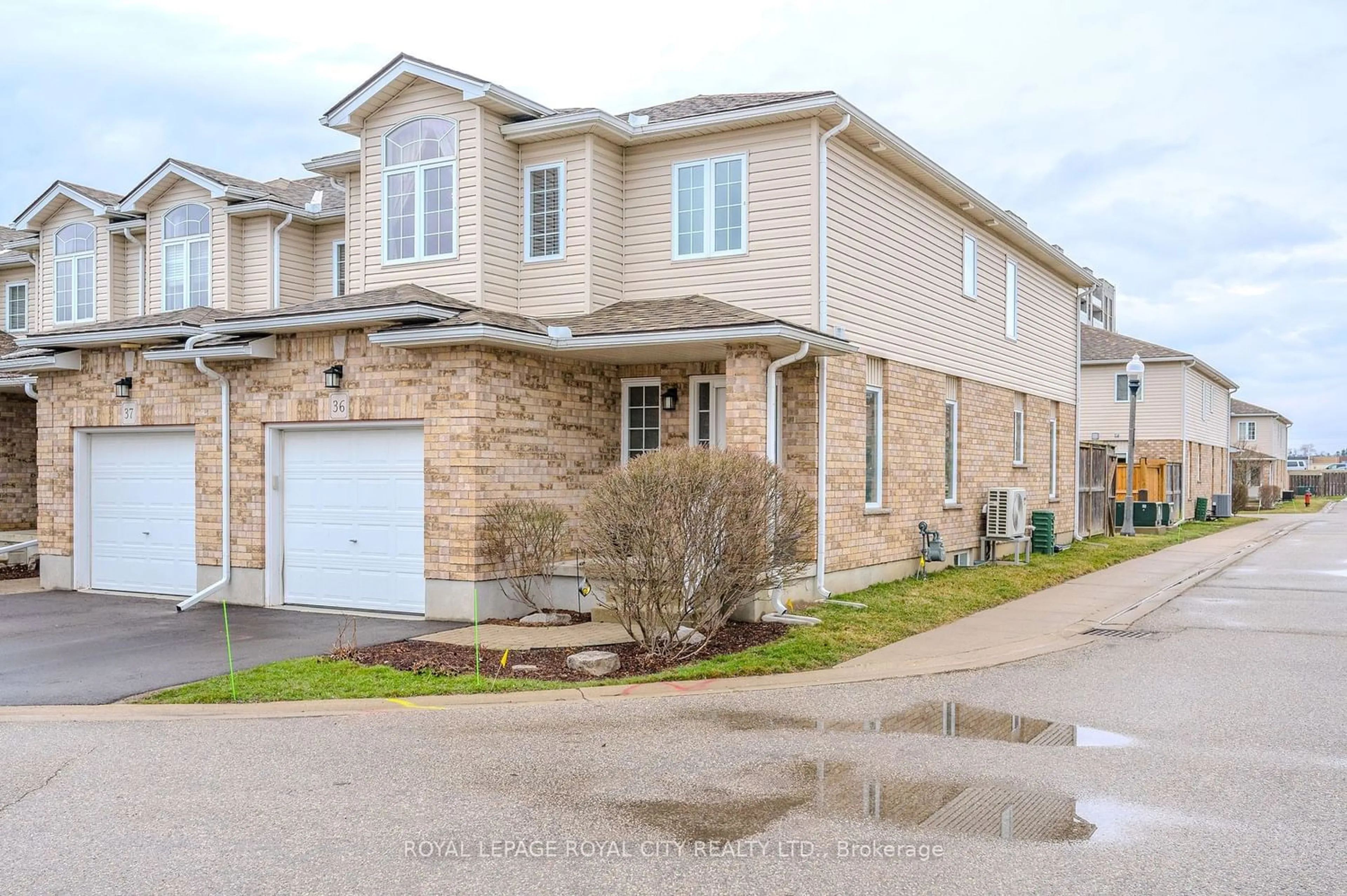 A pic from exterior of the house or condo for 20 Shackleton Dr #36, Guelph Ontario N1E 0C5