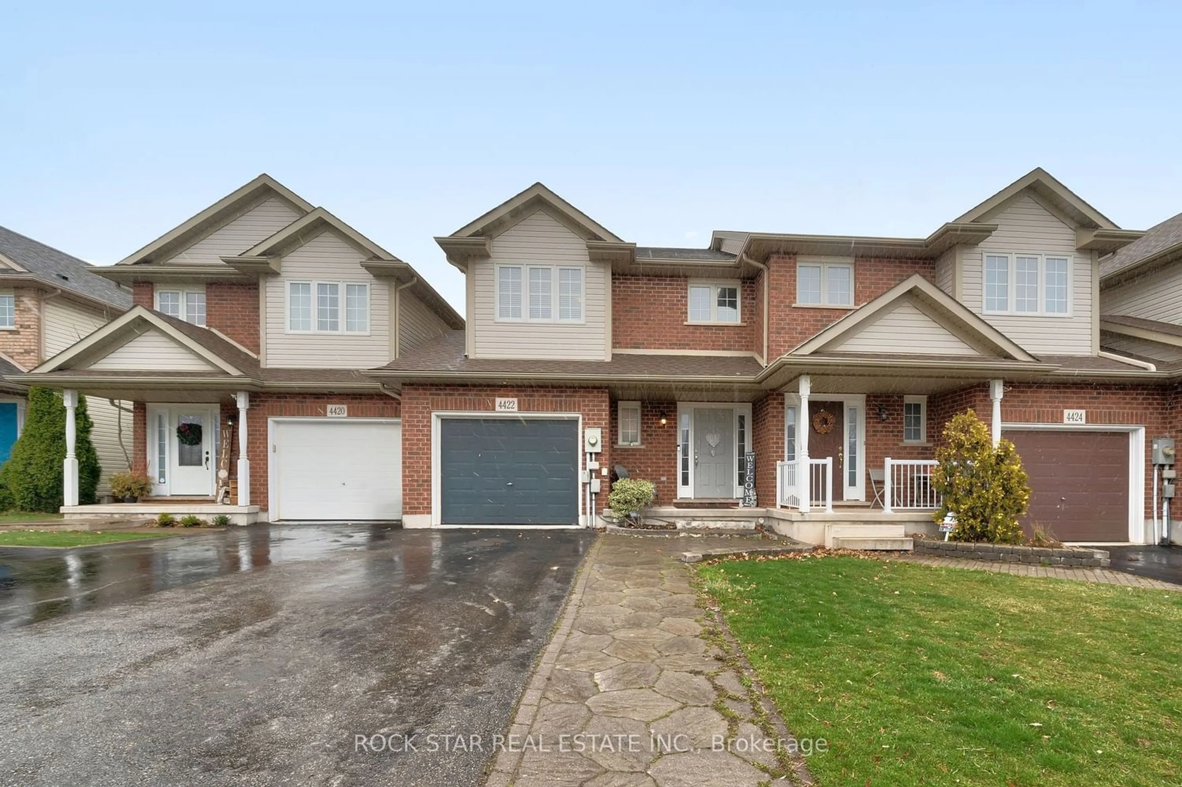 Frontside or backside of a home for 4422 Christopher Crt, Hamilton Ontario L0R 1B5